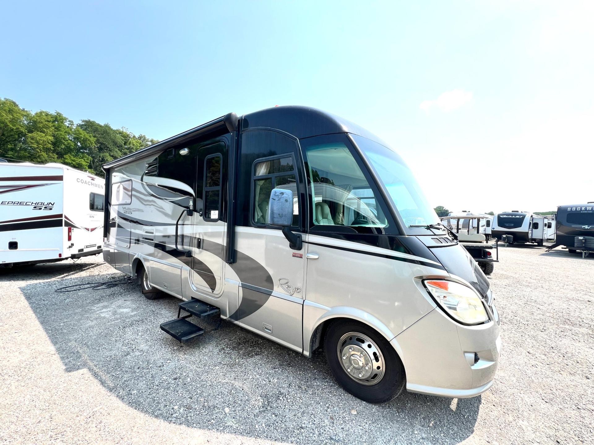 2010 Winnebago Reyo 25T
