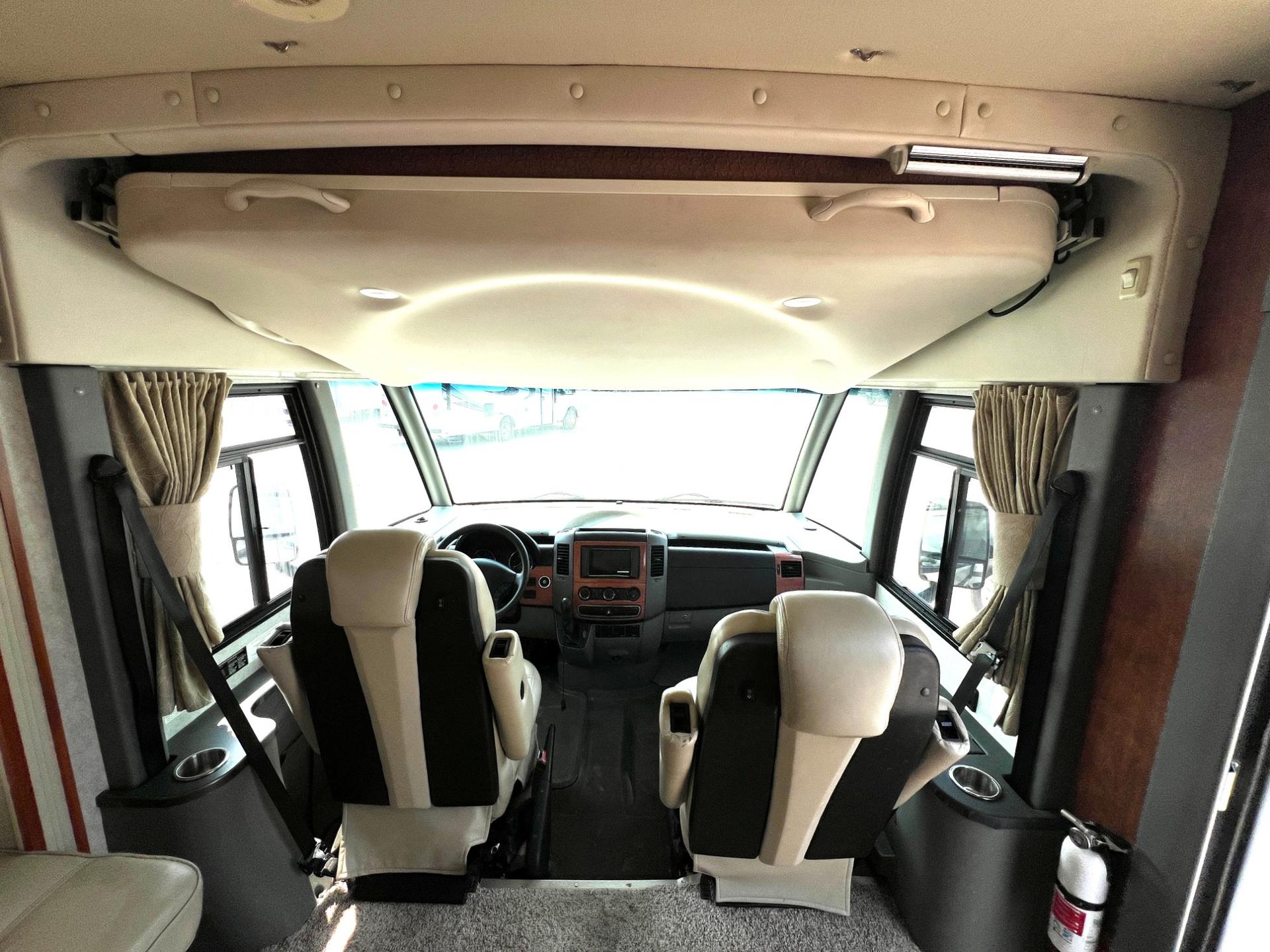 2010 Winnebago 2010 Winnebago Reyo - thumbnail 9