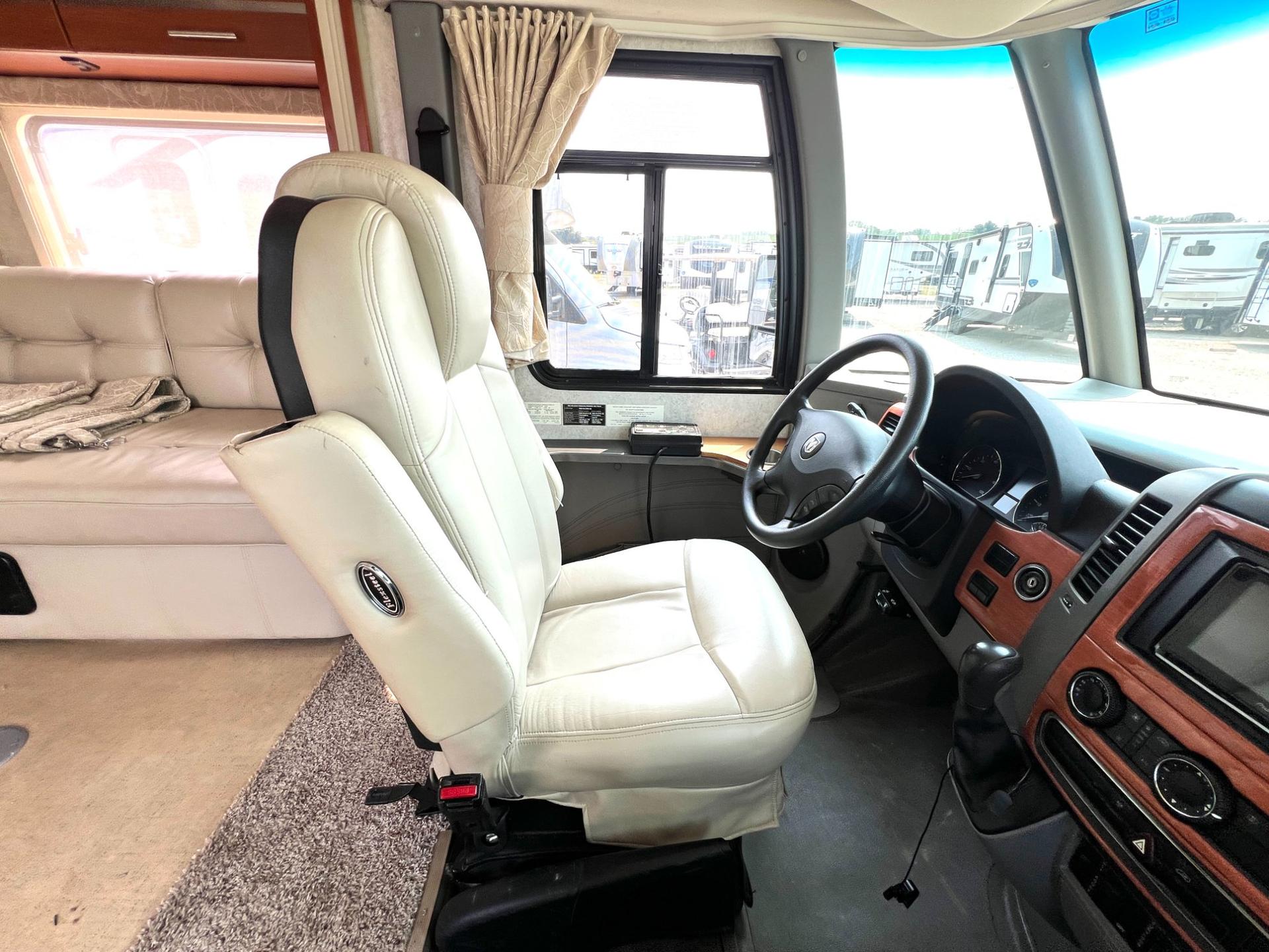 2010 Winnebago 2010 Winnebago Reyo - thumbnail 12