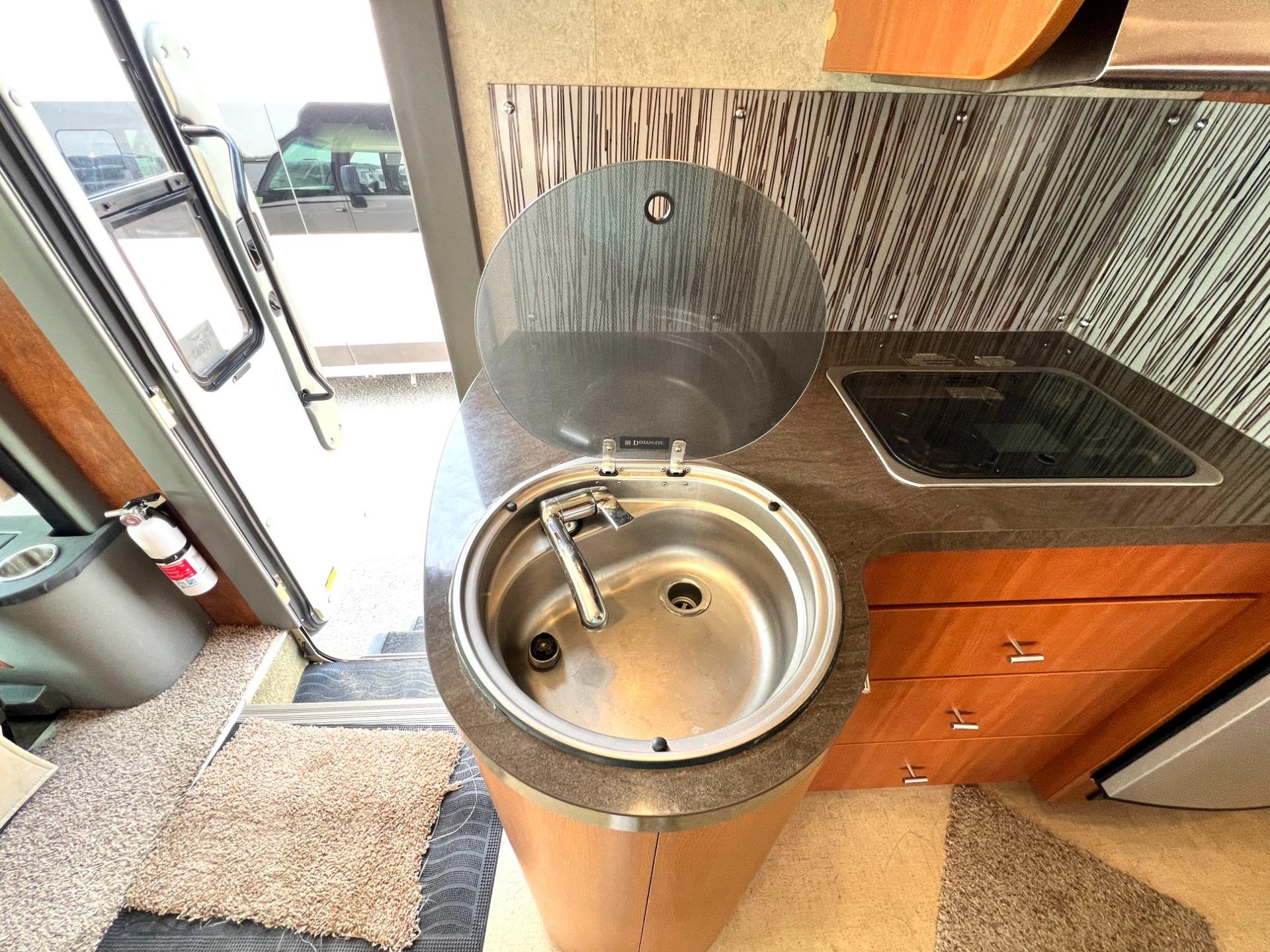 2010 Winnebago 2010 Winnebago Reyo - thumbnail 22