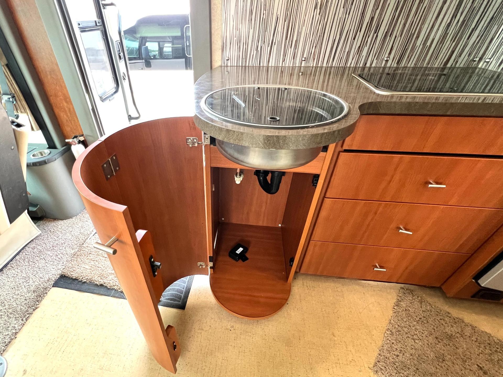 2010 Winnebago 2010 Winnebago Reyo - thumbnail 23