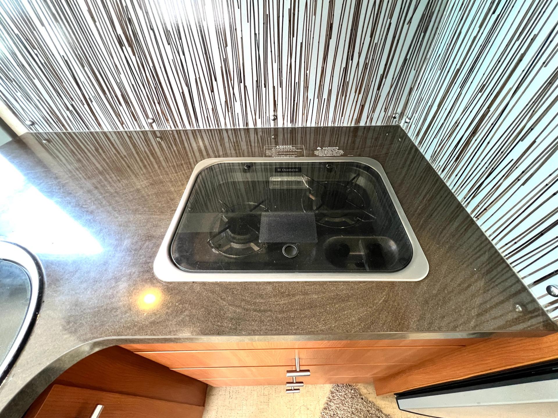 2010 Winnebago 2010 Winnebago Reyo - thumbnail 26
