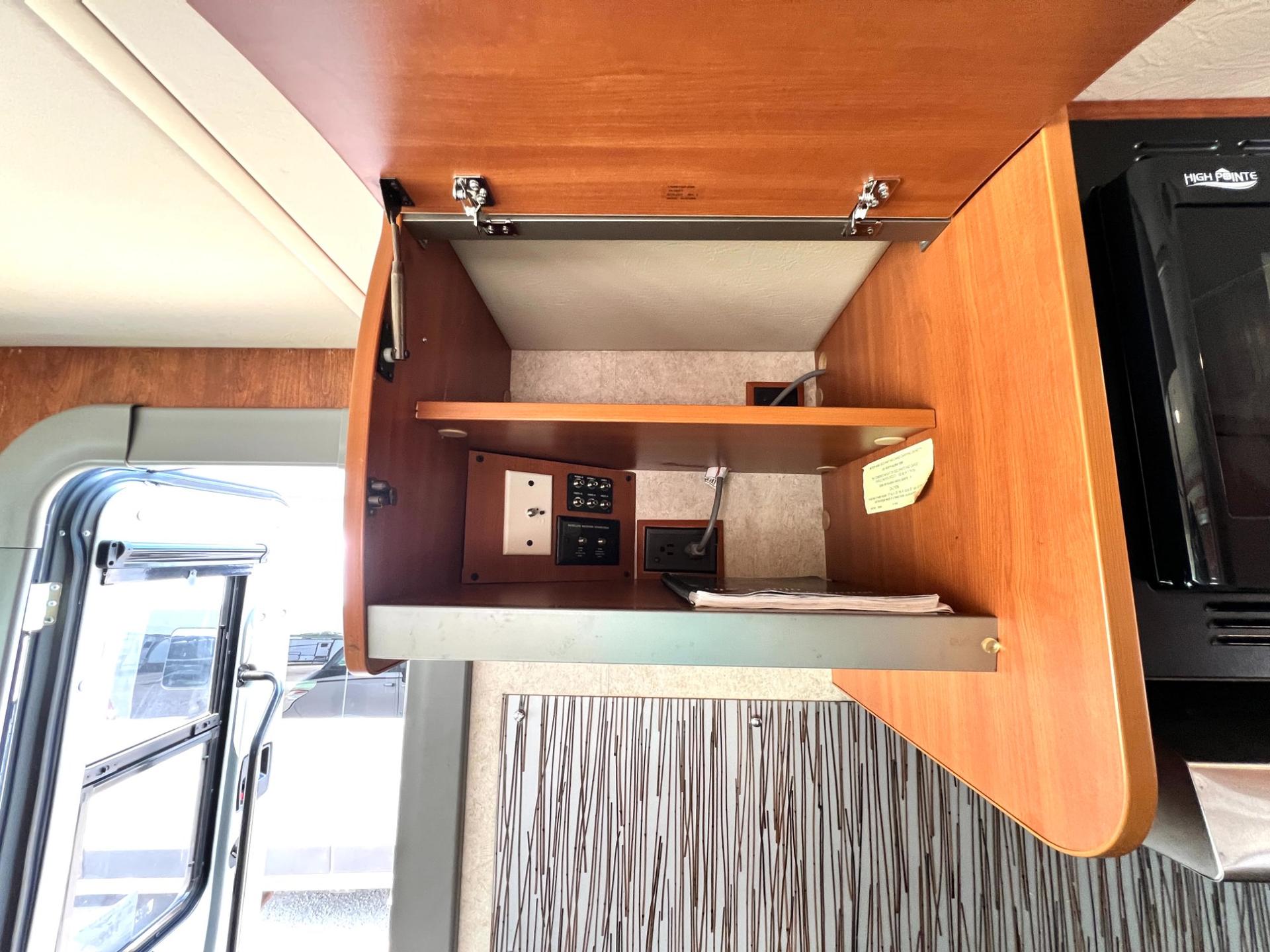 2010 Winnebago 2010 Winnebago Reyo - thumbnail 24