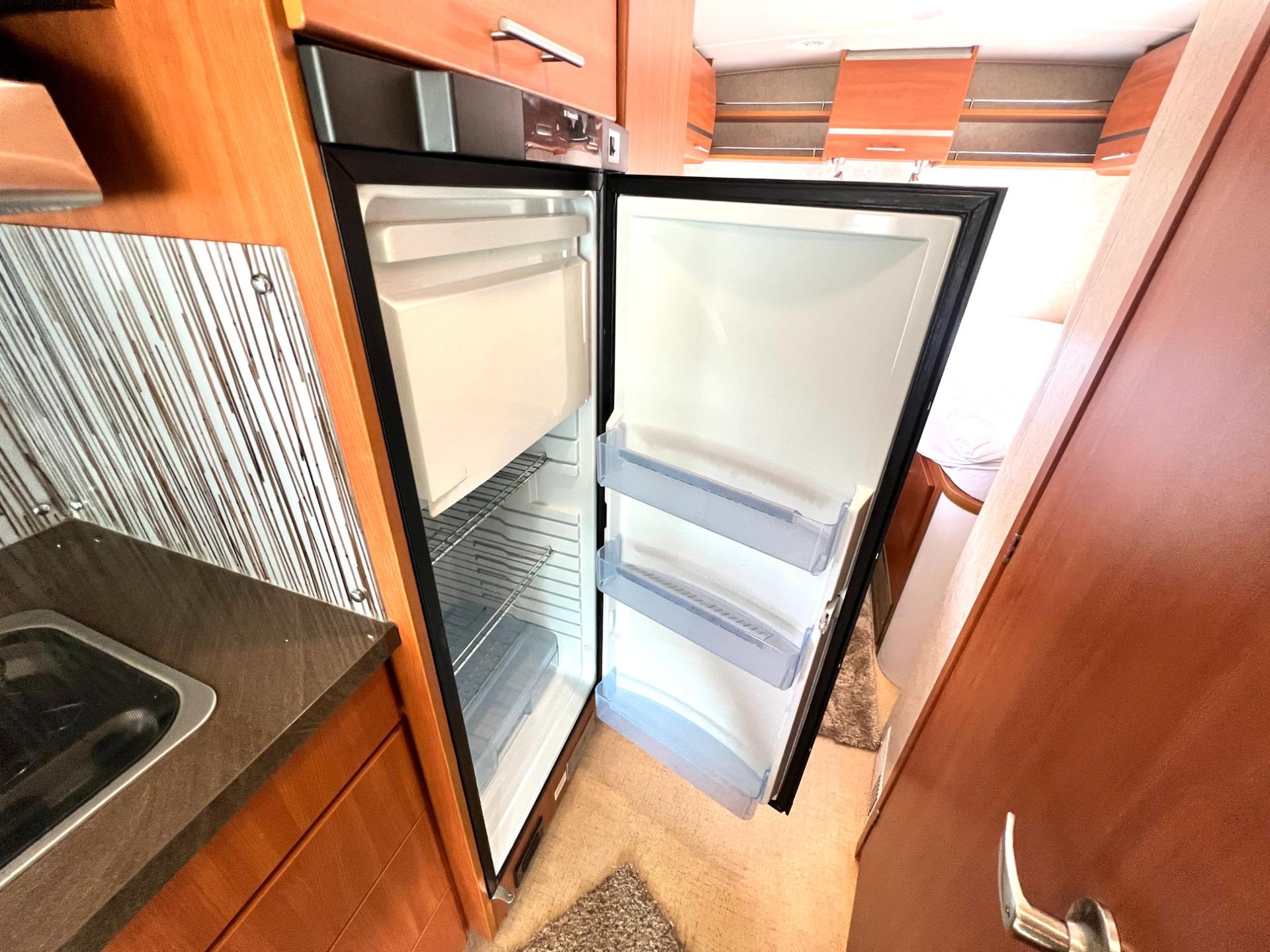 2010 Winnebago 2010 Winnebago Reyo - thumbnail 27