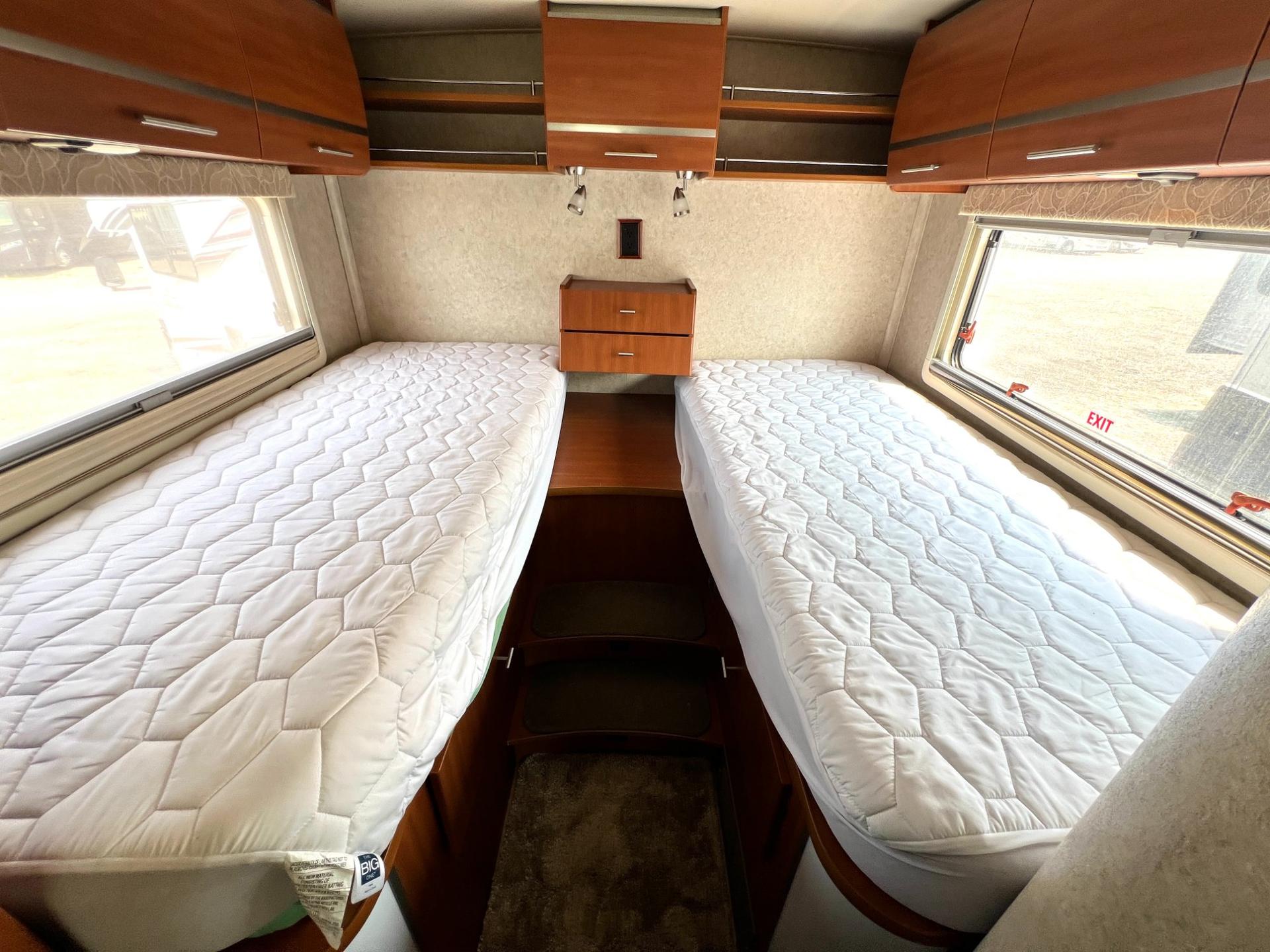 2010 Winnebago 2010 Winnebago Reyo - thumbnail 34