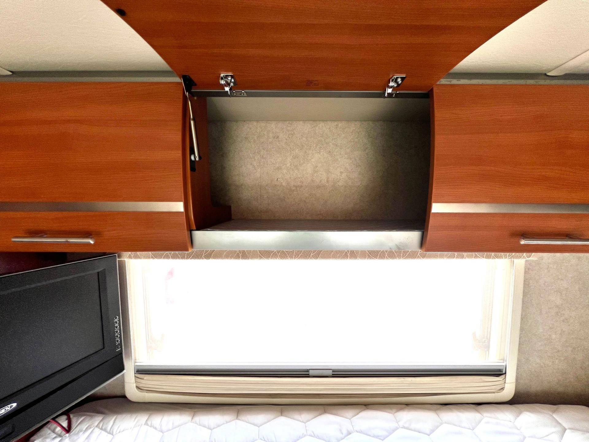 2010 Winnebago 2010 Winnebago Reyo - thumbnail 39