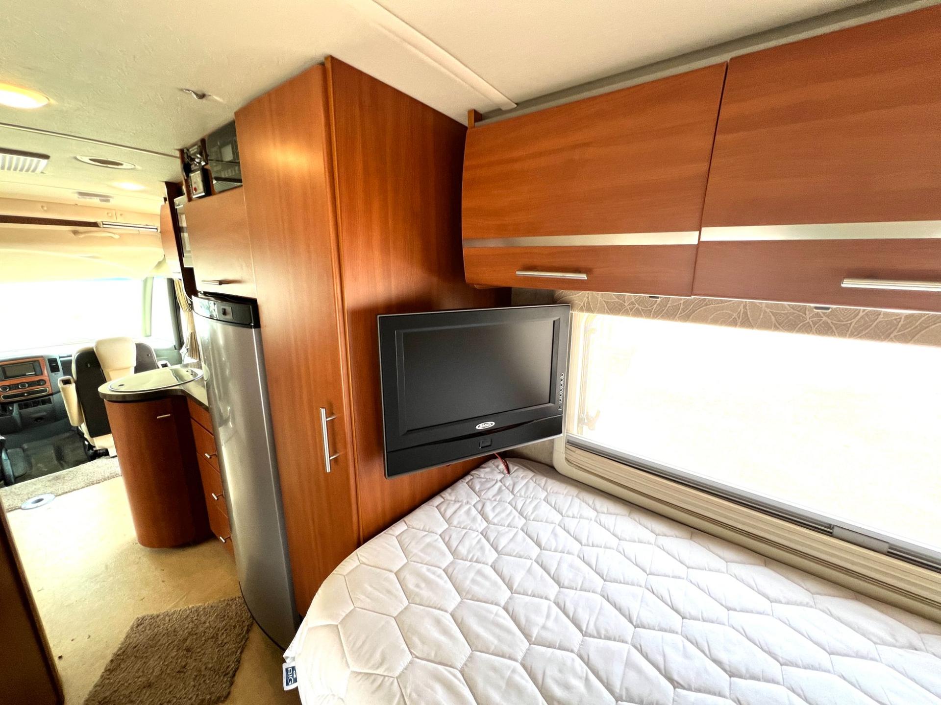2010 Winnebago 2010 Winnebago Reyo - thumbnail 40