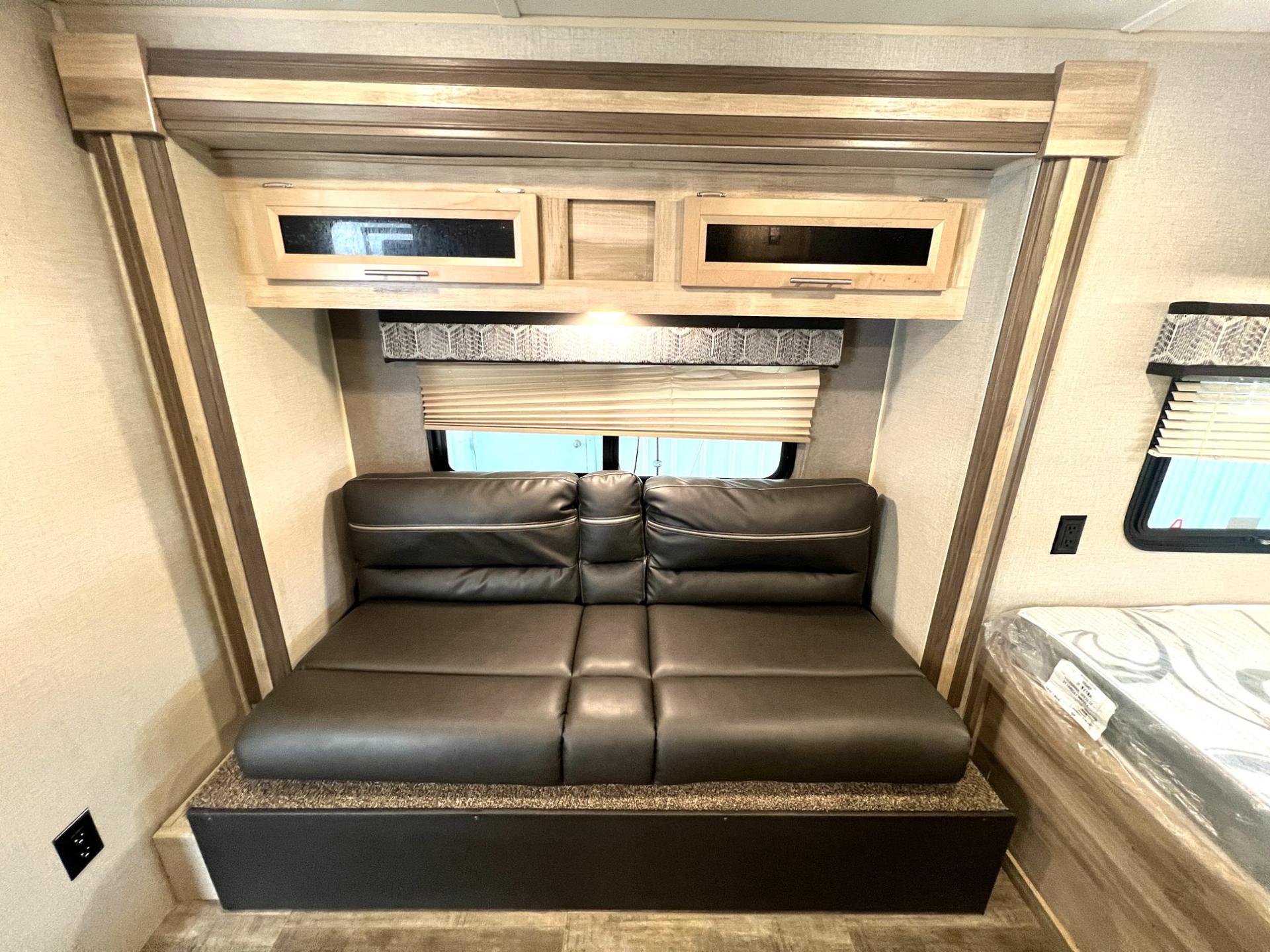 2021 Coachmen 2021 Coachmen Catalina Expedition - thumbnail 12