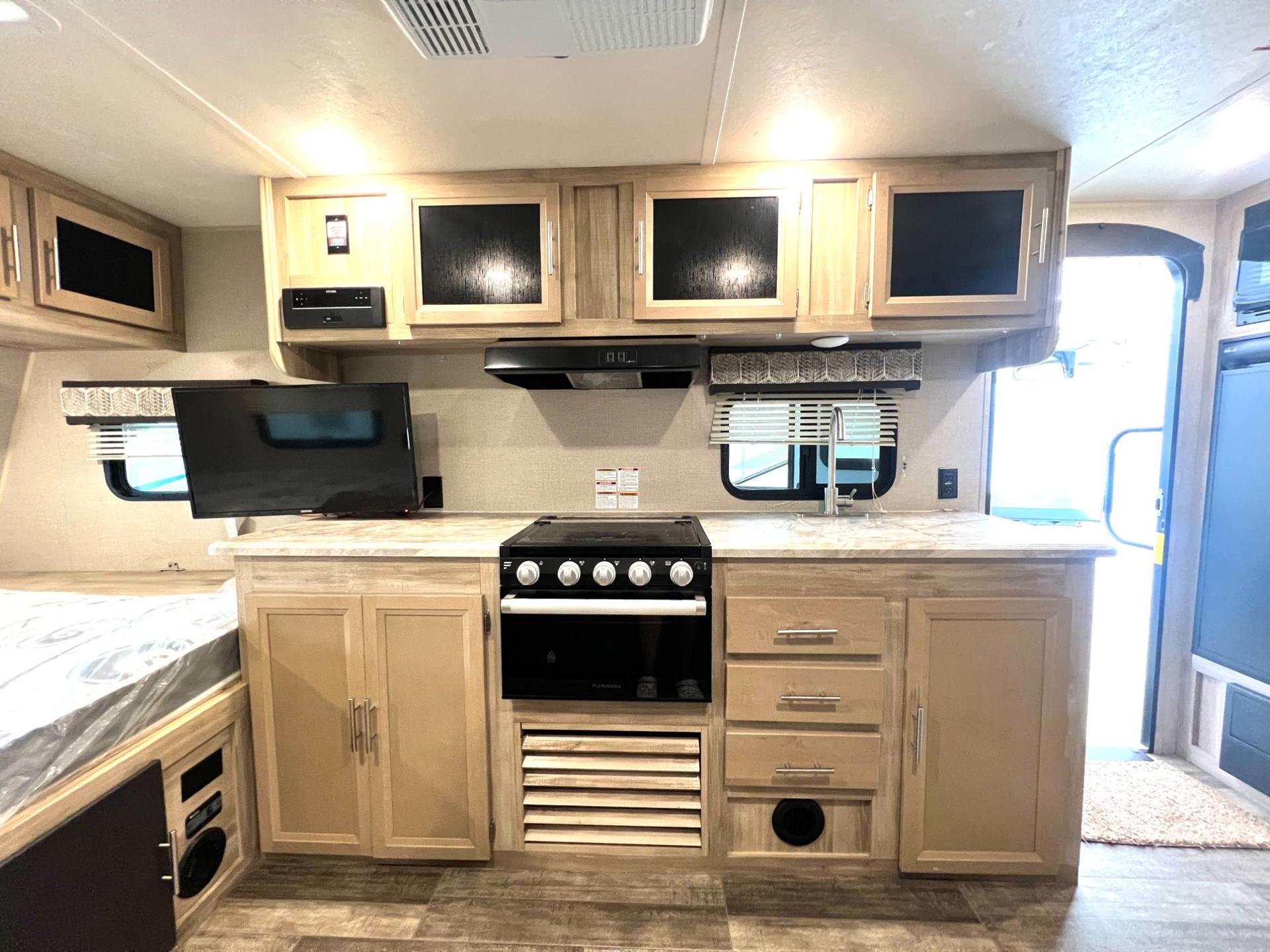2021 Coachmen 2021 Coachmen Catalina Expedition - thumbnail 16