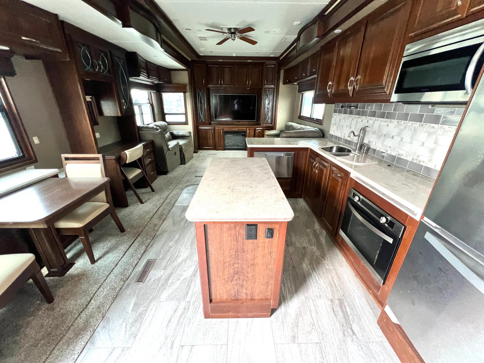 2018 DRV Mobile Suites 2018 DRV Mobile Suites Memphis - thumbnail 13