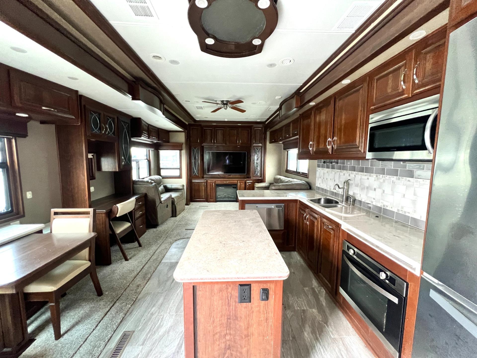 2018 DRV Mobile Suites 2018 DRV Mobile Suites Memphis - thumbnail 14