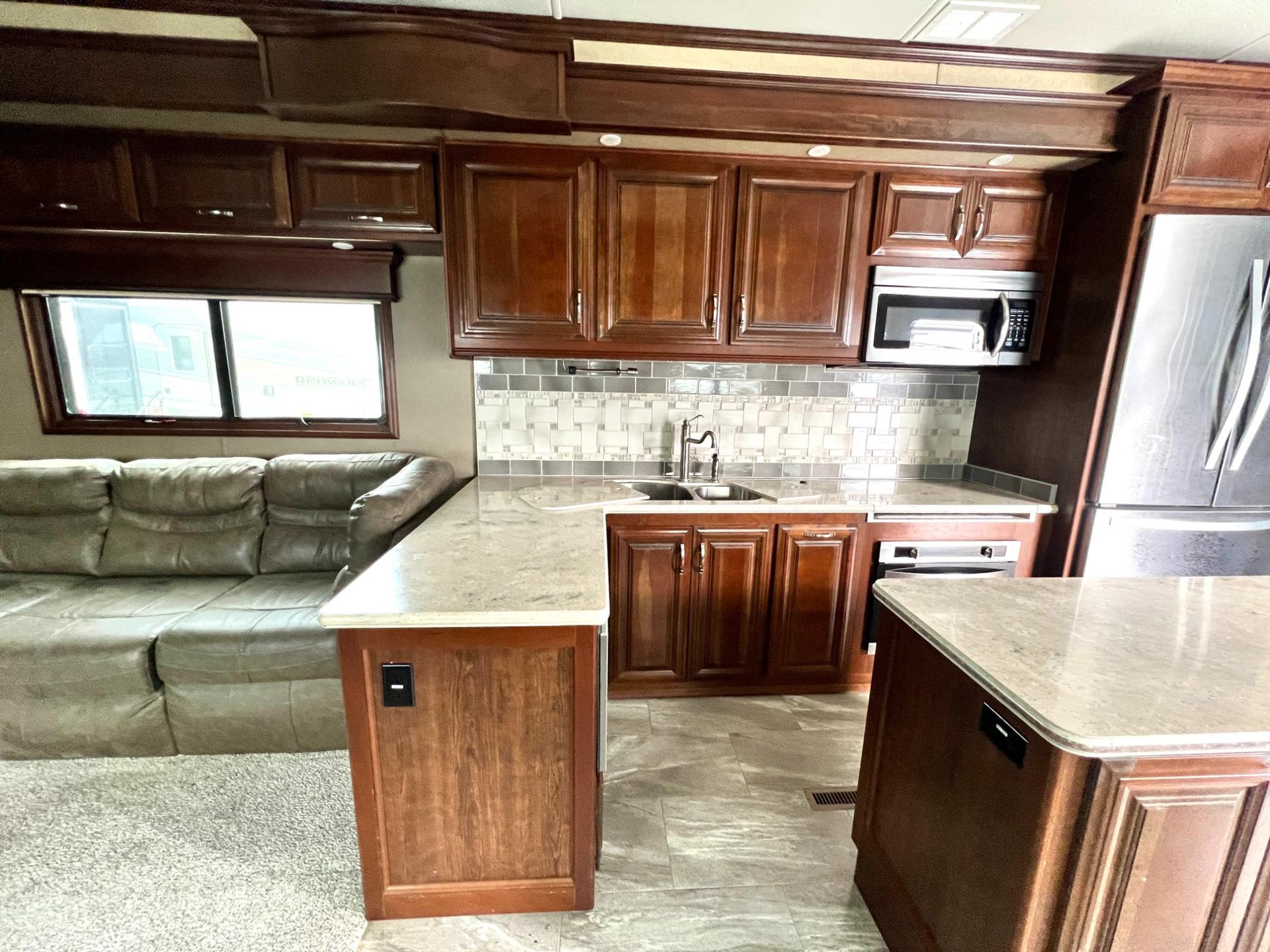 2018 DRV Mobile Suites 2018 DRV Mobile Suites Memphis - thumbnail 19