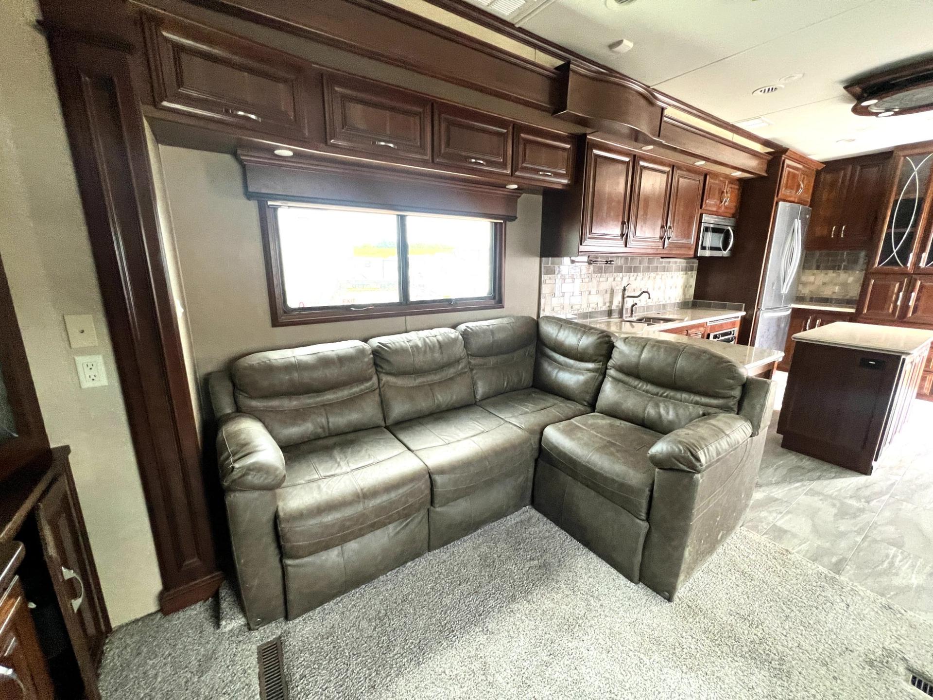 2018 DRV Mobile Suites 2018 DRV Mobile Suites Memphis - thumbnail 34