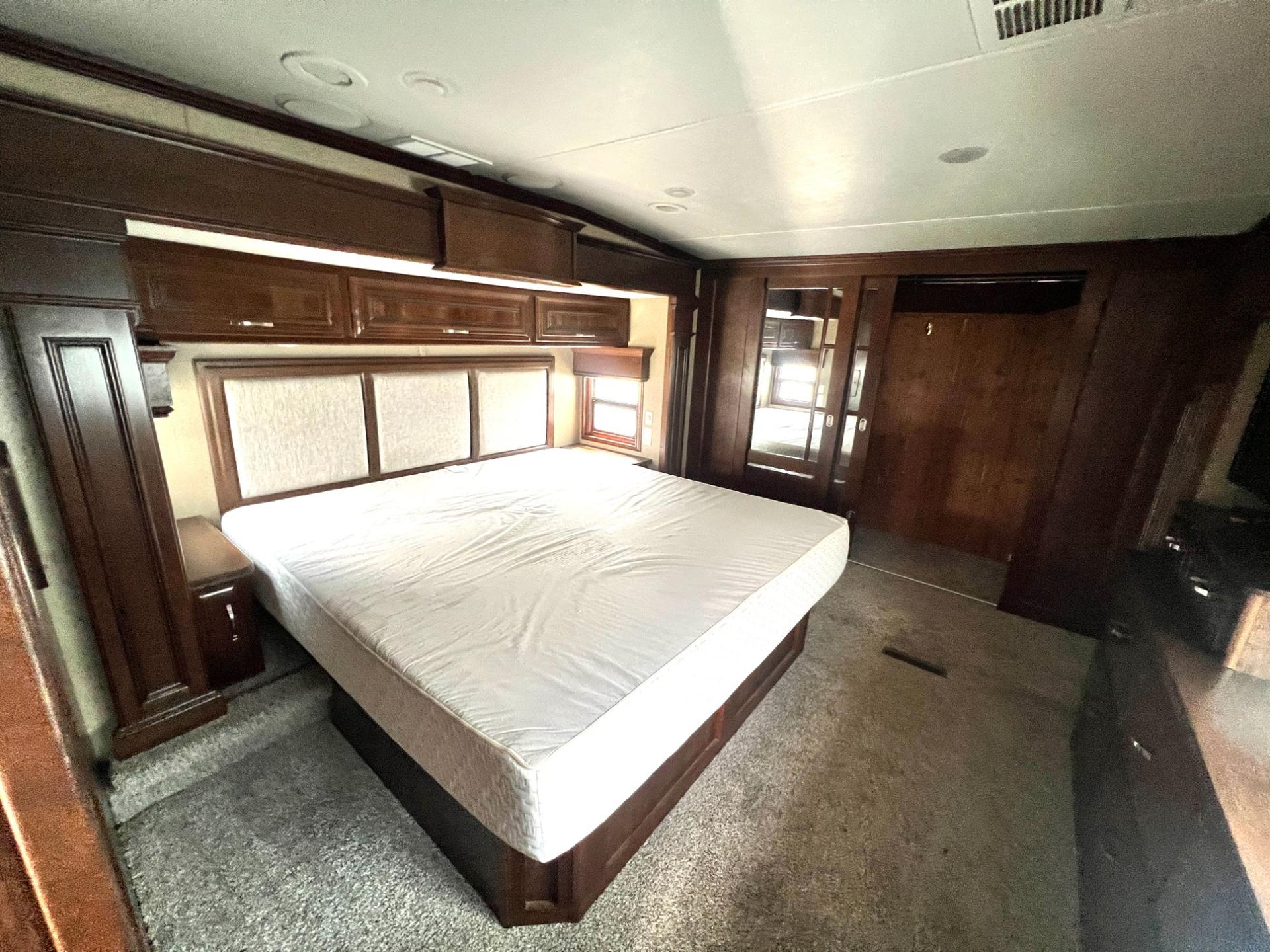 2018 DRV Mobile Suites 2018 DRV Mobile Suites Memphis - thumbnail 45