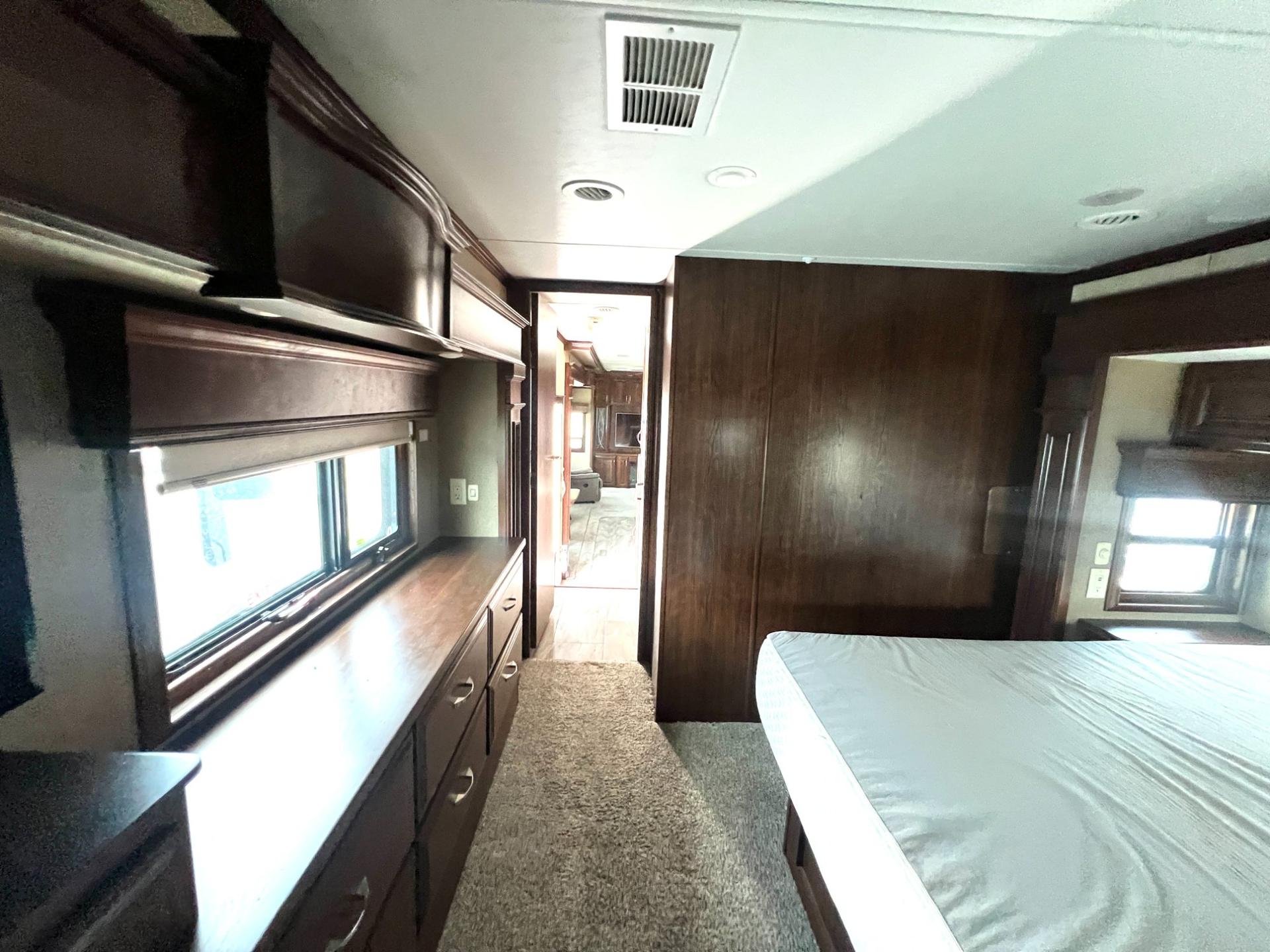 2018 DRV Mobile Suites 2018 DRV Mobile Suites Memphis - thumbnail 49