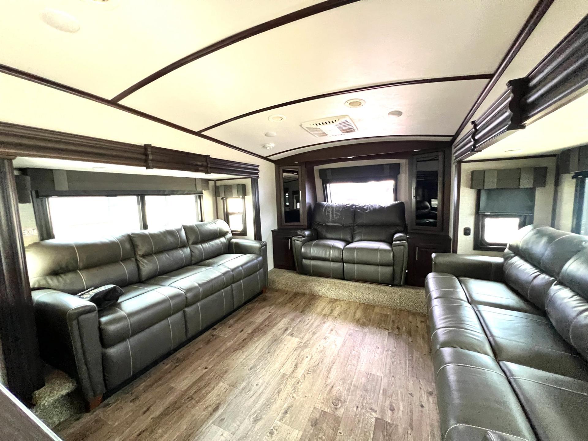 2019 Jayco 2019 Jayco North Point - thumbnail 32