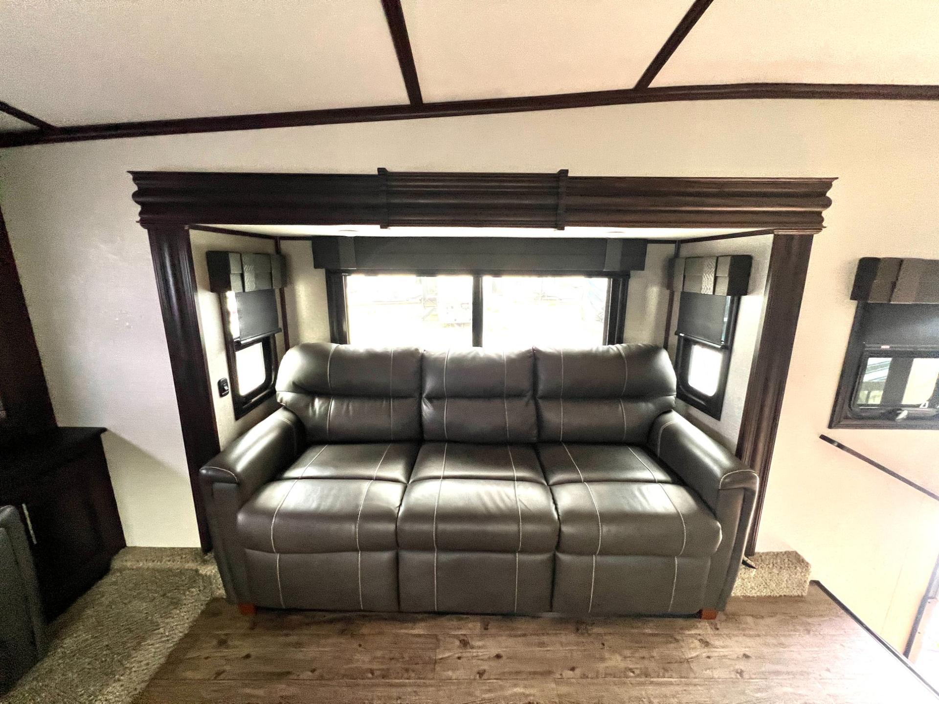 2019 Jayco 2019 Jayco North Point - thumbnail 35