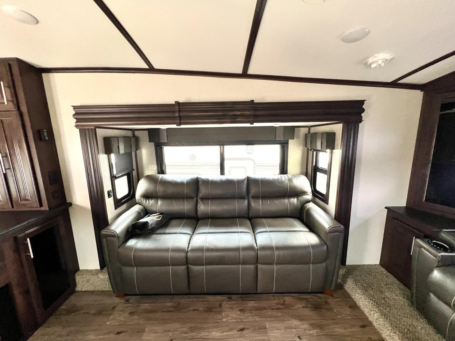 2019 Jayco 2019 Jayco North Point - thumbnail 36