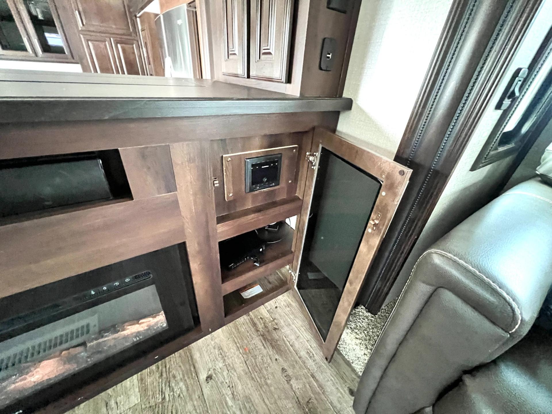 2019 Jayco 2019 Jayco North Point - thumbnail 39