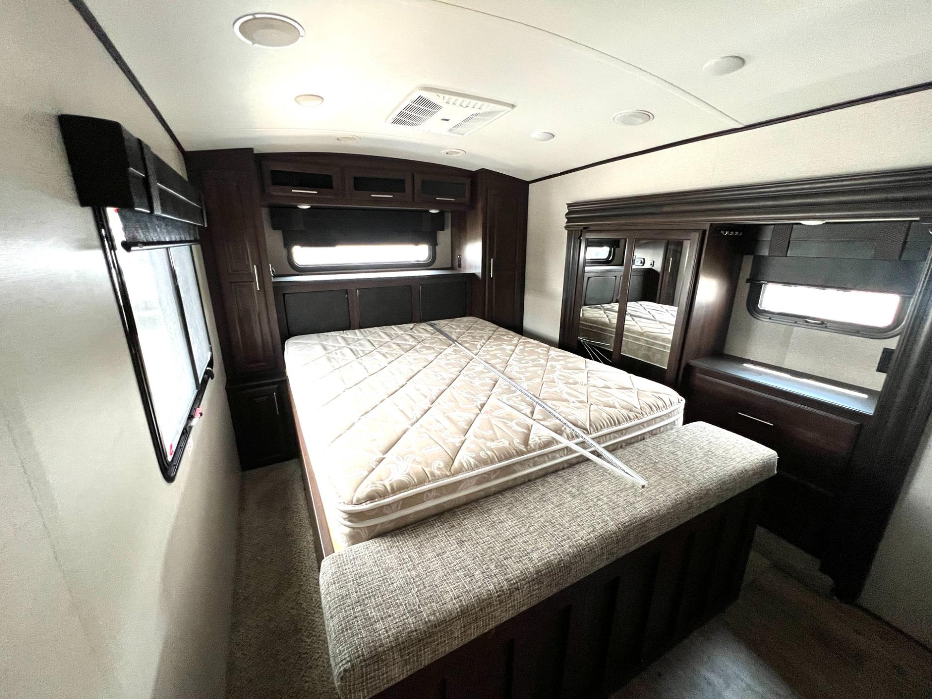 2019 Jayco 2019 Jayco North Point - thumbnail 47