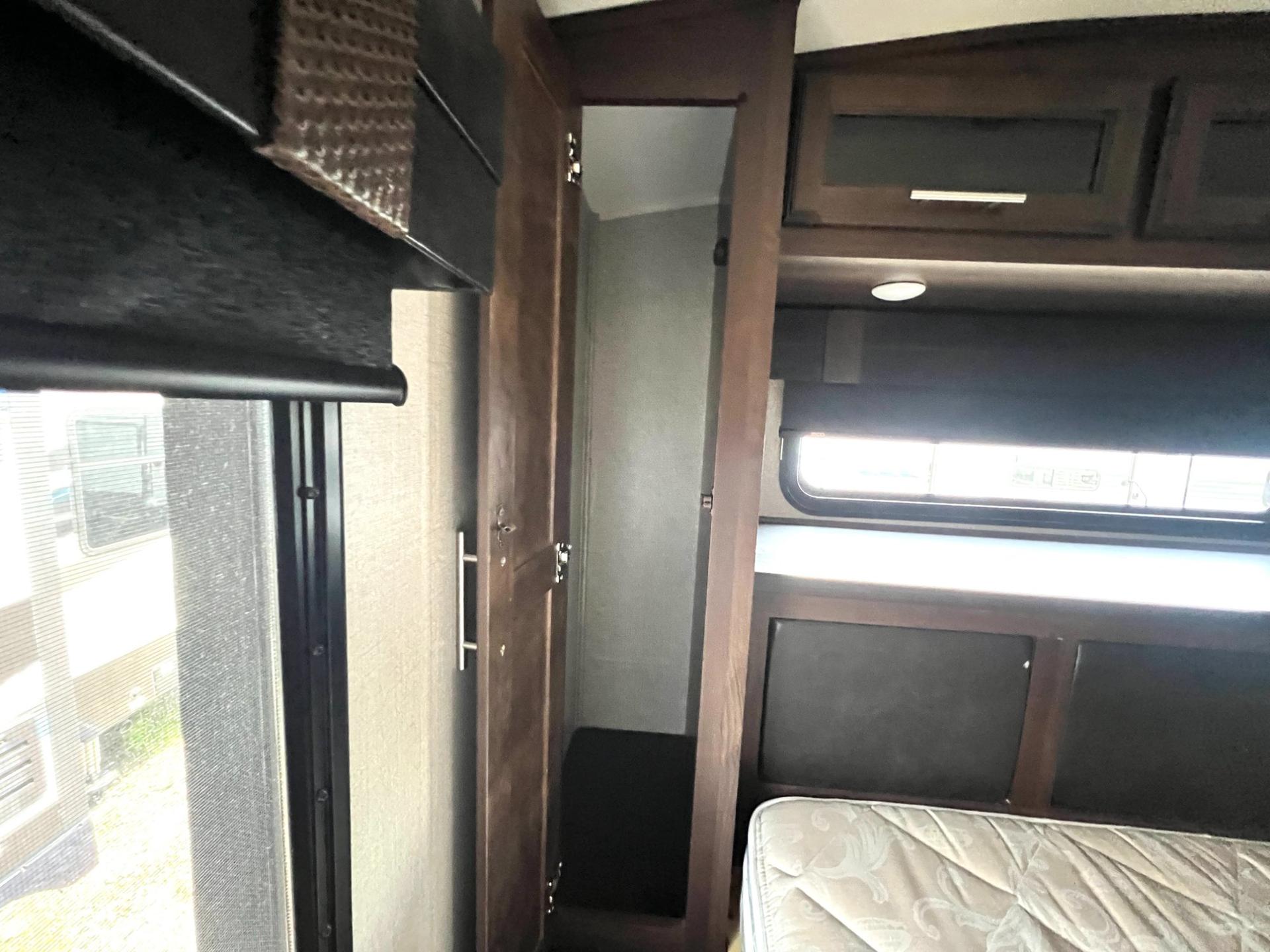 2019 Jayco 2019 Jayco North Point - thumbnail 48