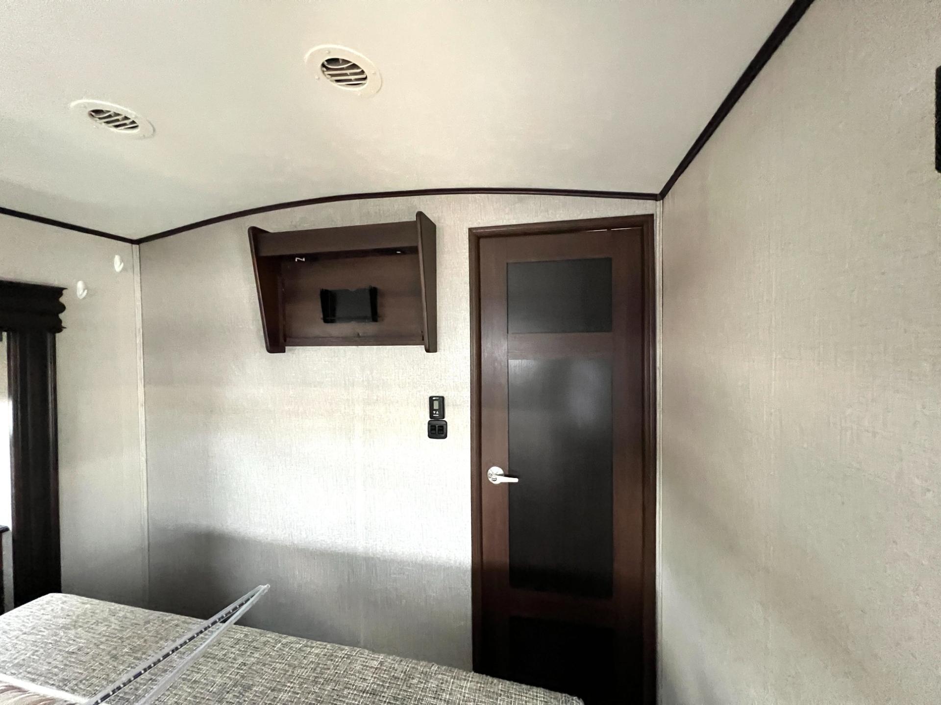 2019 Jayco 2019 Jayco North Point - thumbnail 49