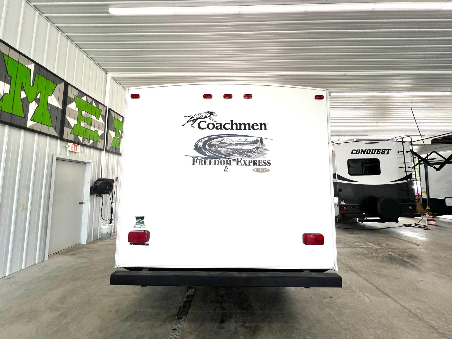 2012 Coachmen 2012 Coachmen Freedom Express - thumbnail 6