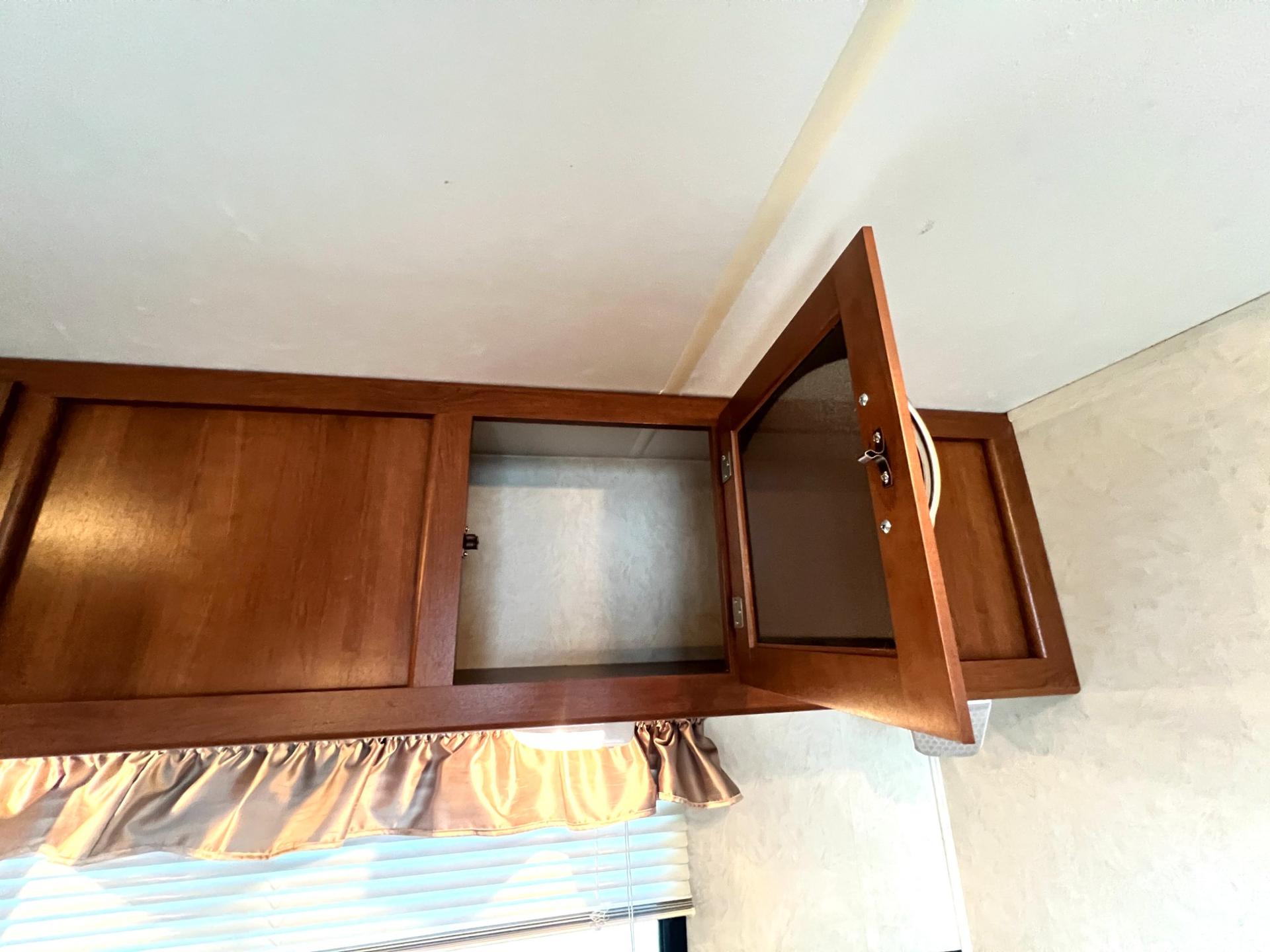 2012 Coachmen 2012 Coachmen Freedom Express - thumbnail 14