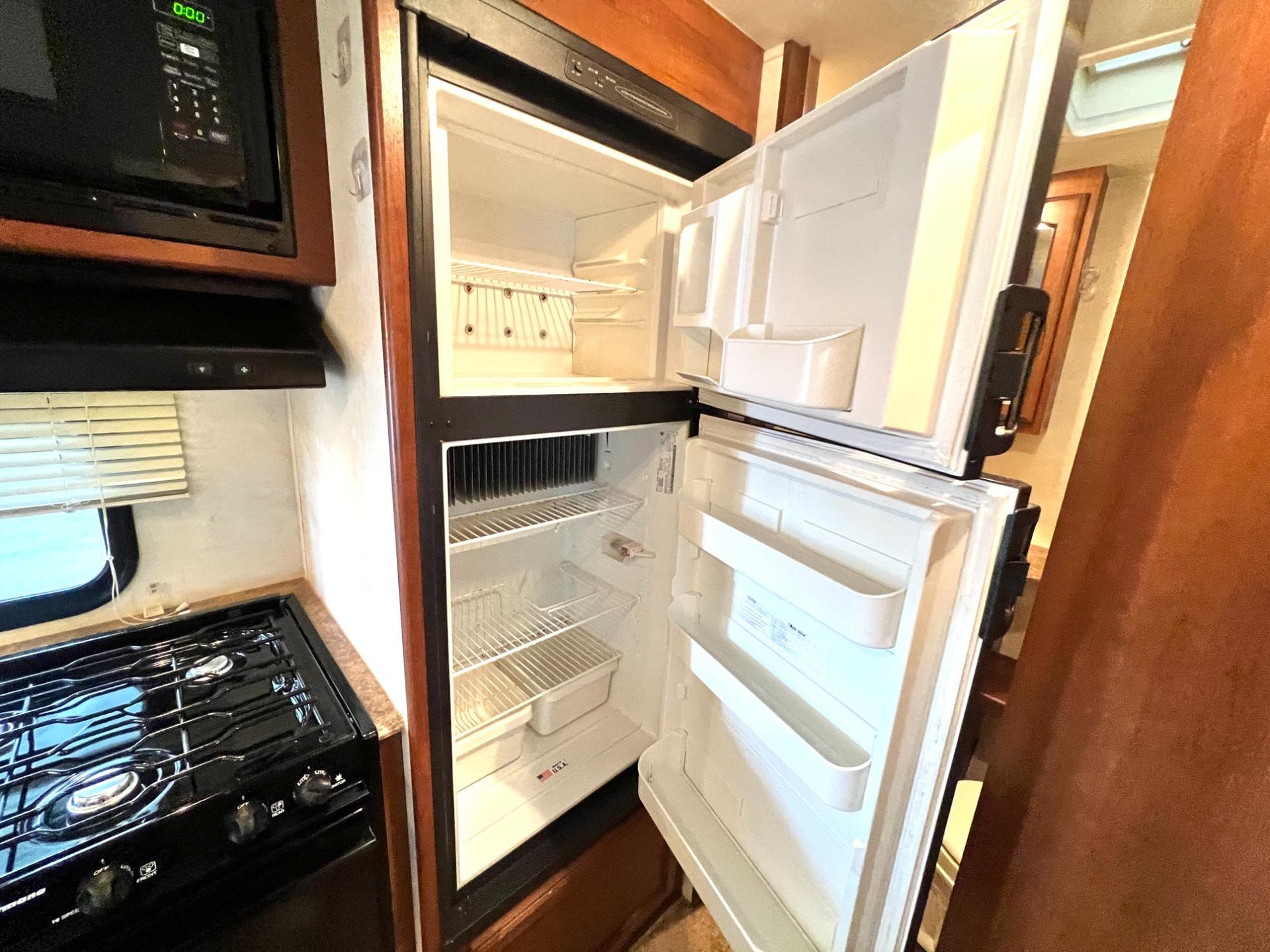 2012 Coachmen 2012 Coachmen Freedom Express - thumbnail 20