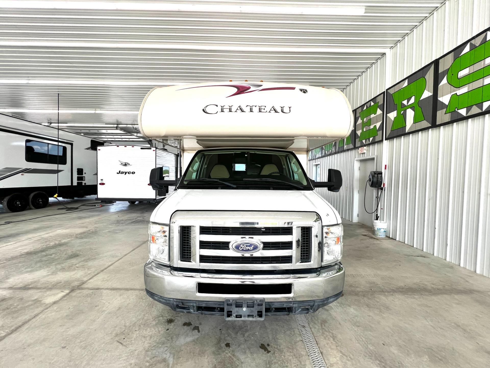 2015 Thor Motor Coach 2015 Thor Motor Coach Chateau - thumbnail 2