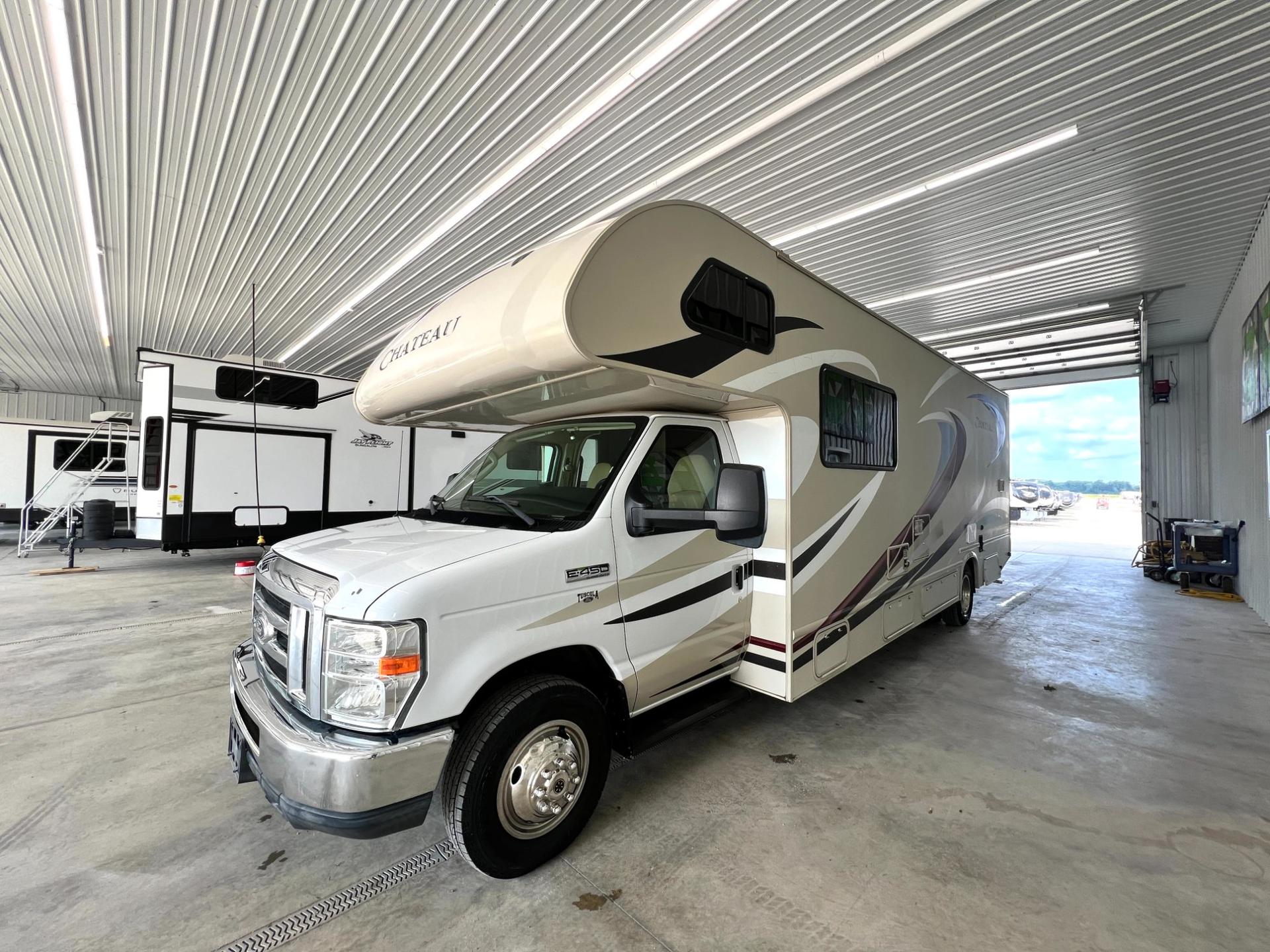 2015 Thor Motor Coach 2015 Thor Motor Coach Chateau - thumbnail 3