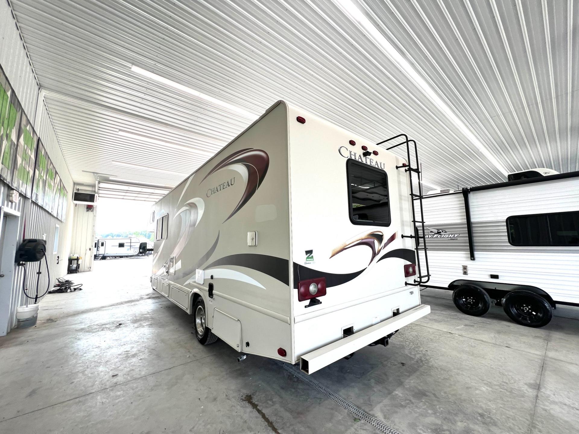 2015 Thor Motor Coach 2015 Thor Motor Coach Chateau - thumbnail 4