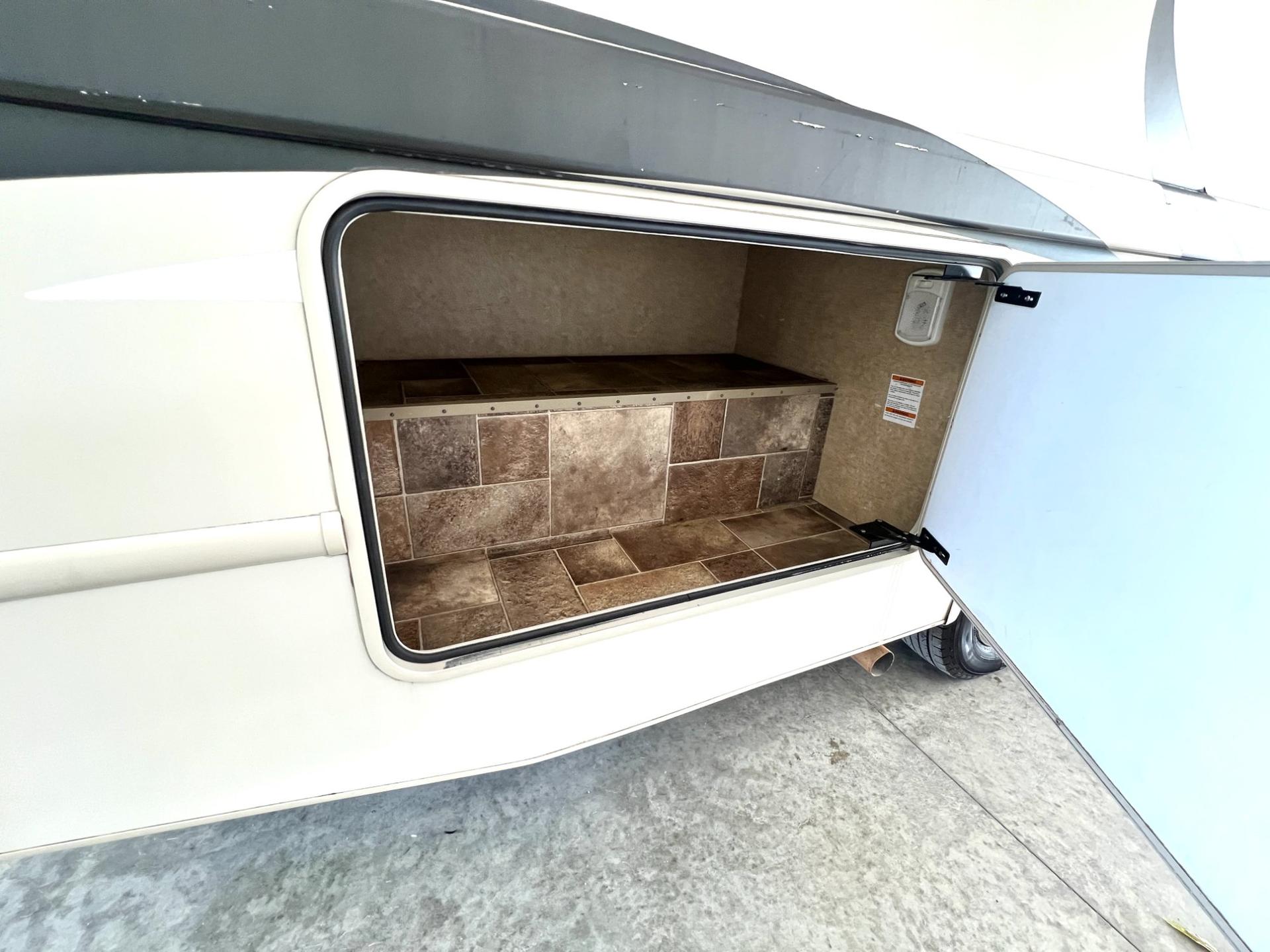 2015 Thor Motor Coach 2015 Thor Motor Coach Chateau - thumbnail 10