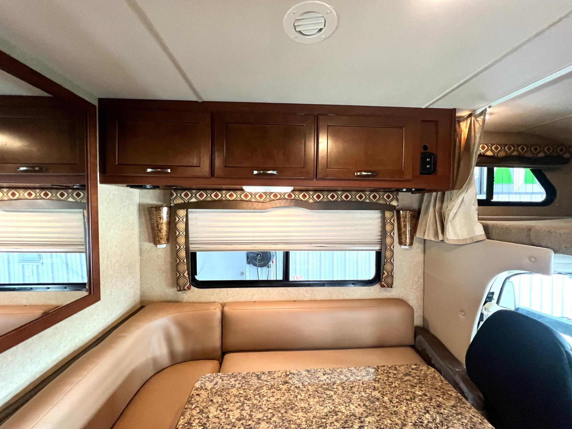 2015 Thor Motor Coach 2015 Thor Motor Coach Chateau - thumbnail 19