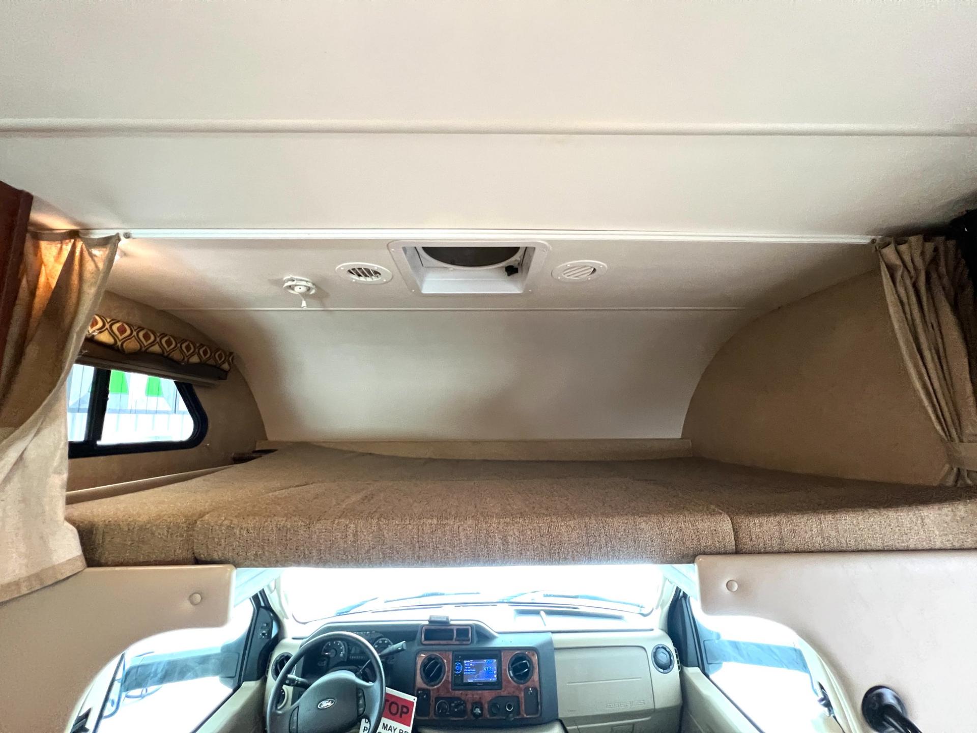 2015 Thor Motor Coach 2015 Thor Motor Coach Chateau - thumbnail 12