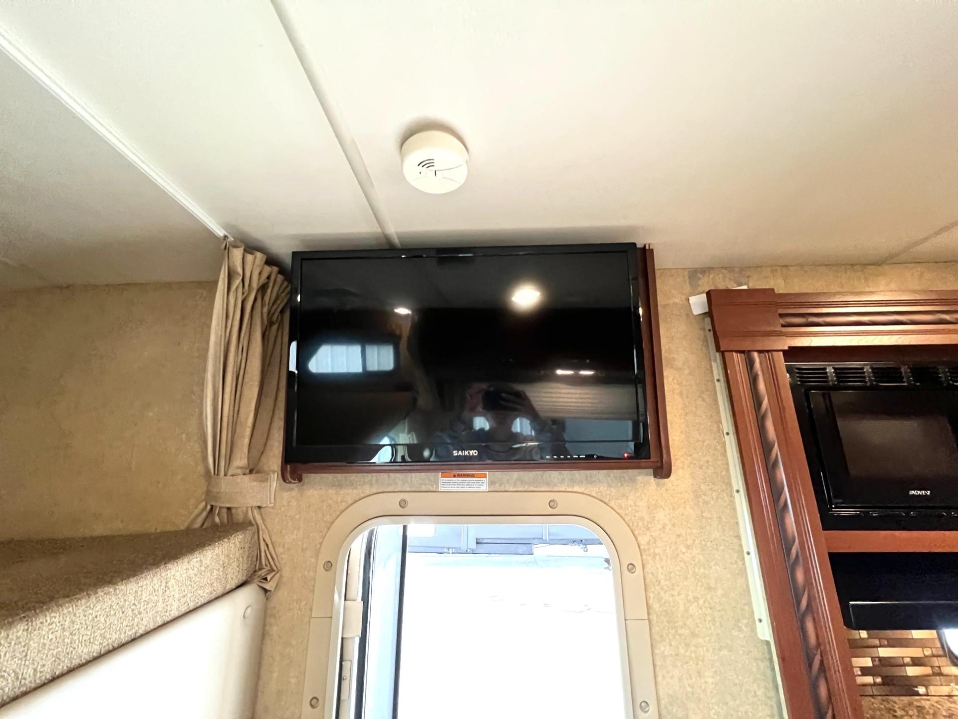 2015 Thor Motor Coach 2015 Thor Motor Coach Chateau - thumbnail 21
