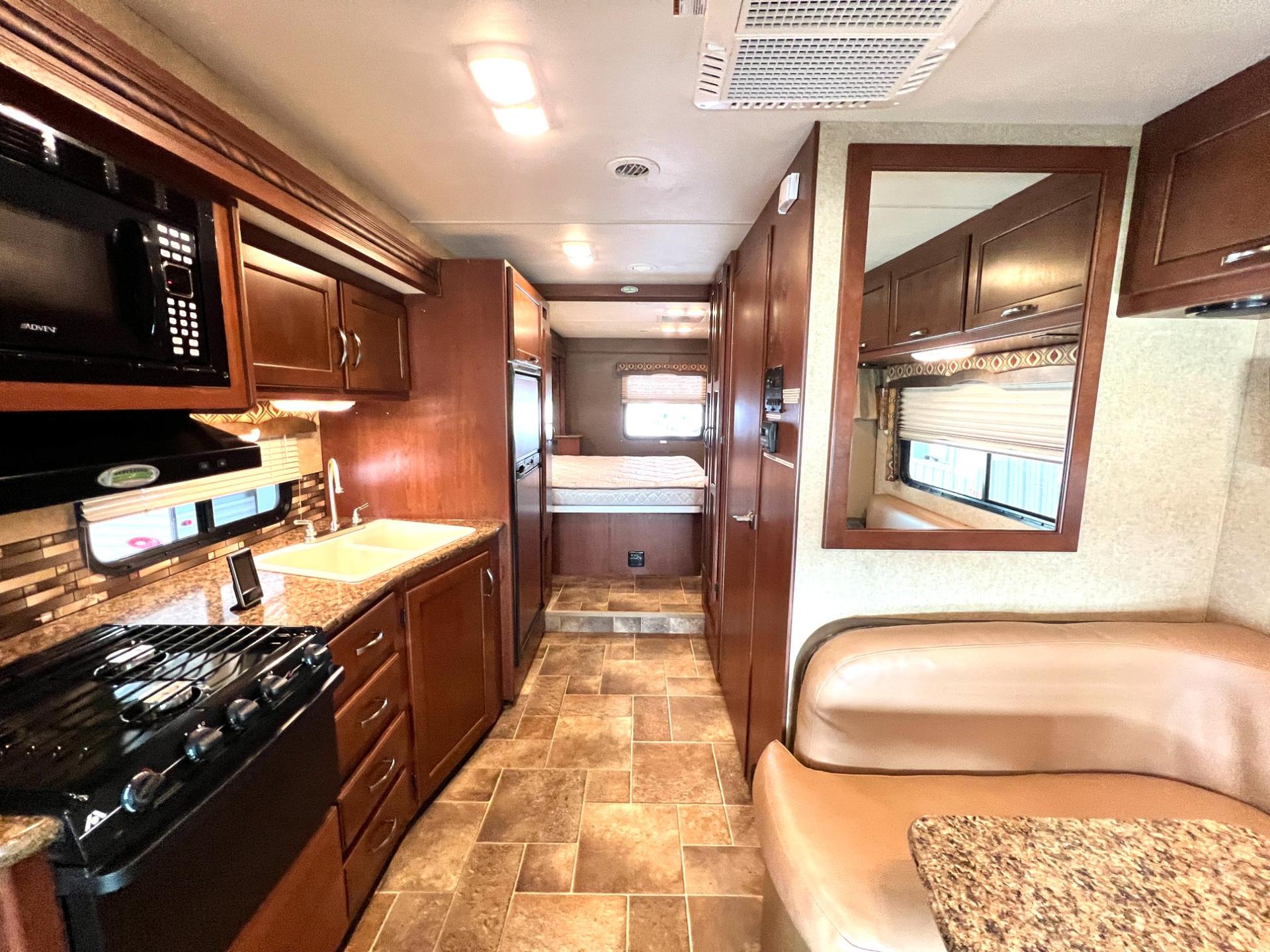 2015 Thor Motor Coach 2015 Thor Motor Coach Chateau - thumbnail 22
