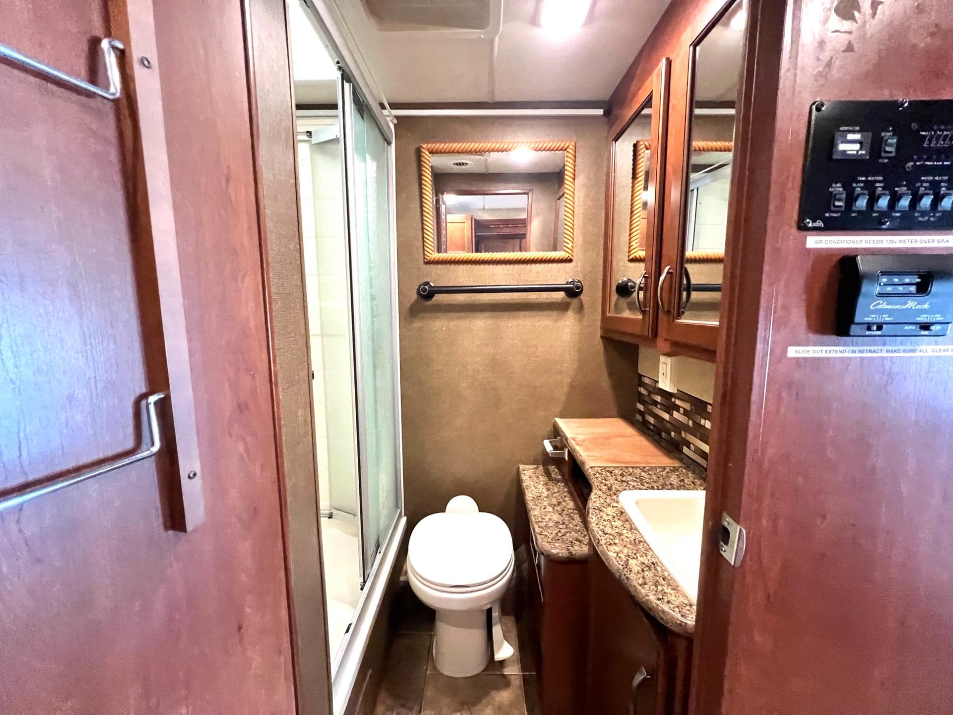 2015 Thor Motor Coach 2015 Thor Motor Coach Chateau - thumbnail 33