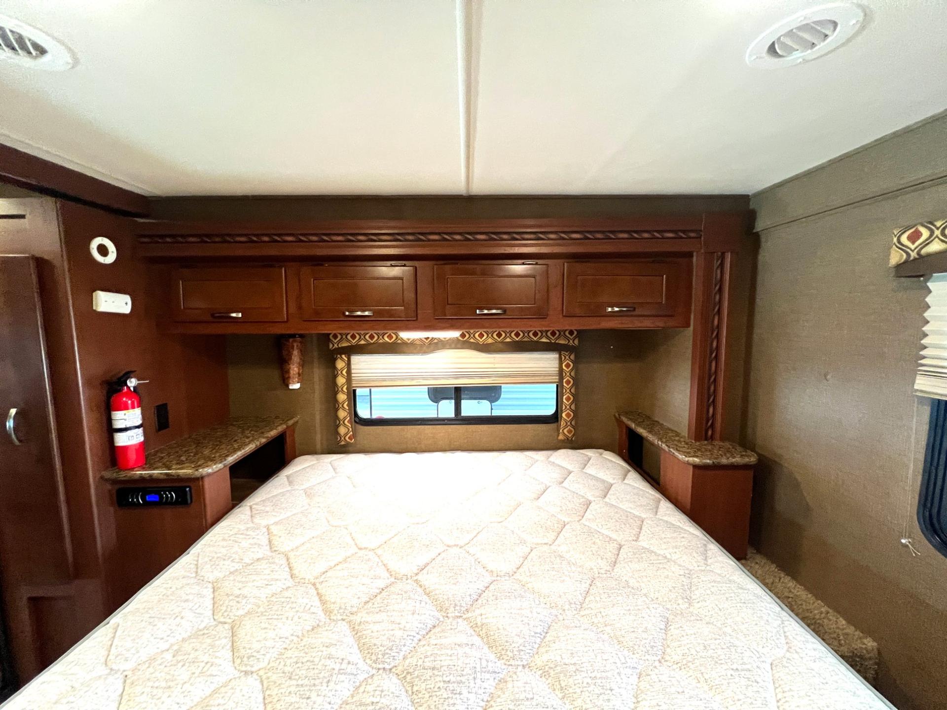 2015 Thor Motor Coach 2015 Thor Motor Coach Chateau - thumbnail 41