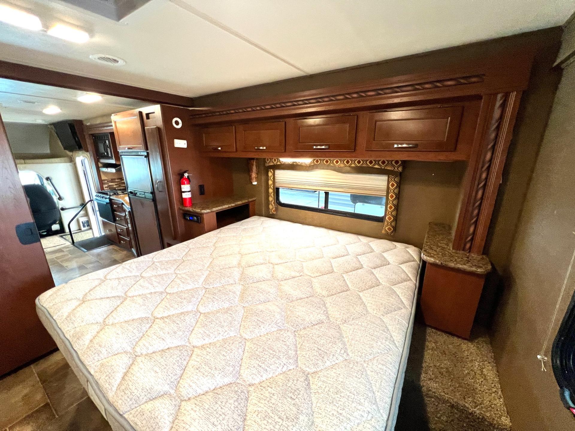 2015 Thor Motor Coach 2015 Thor Motor Coach Chateau - thumbnail 46