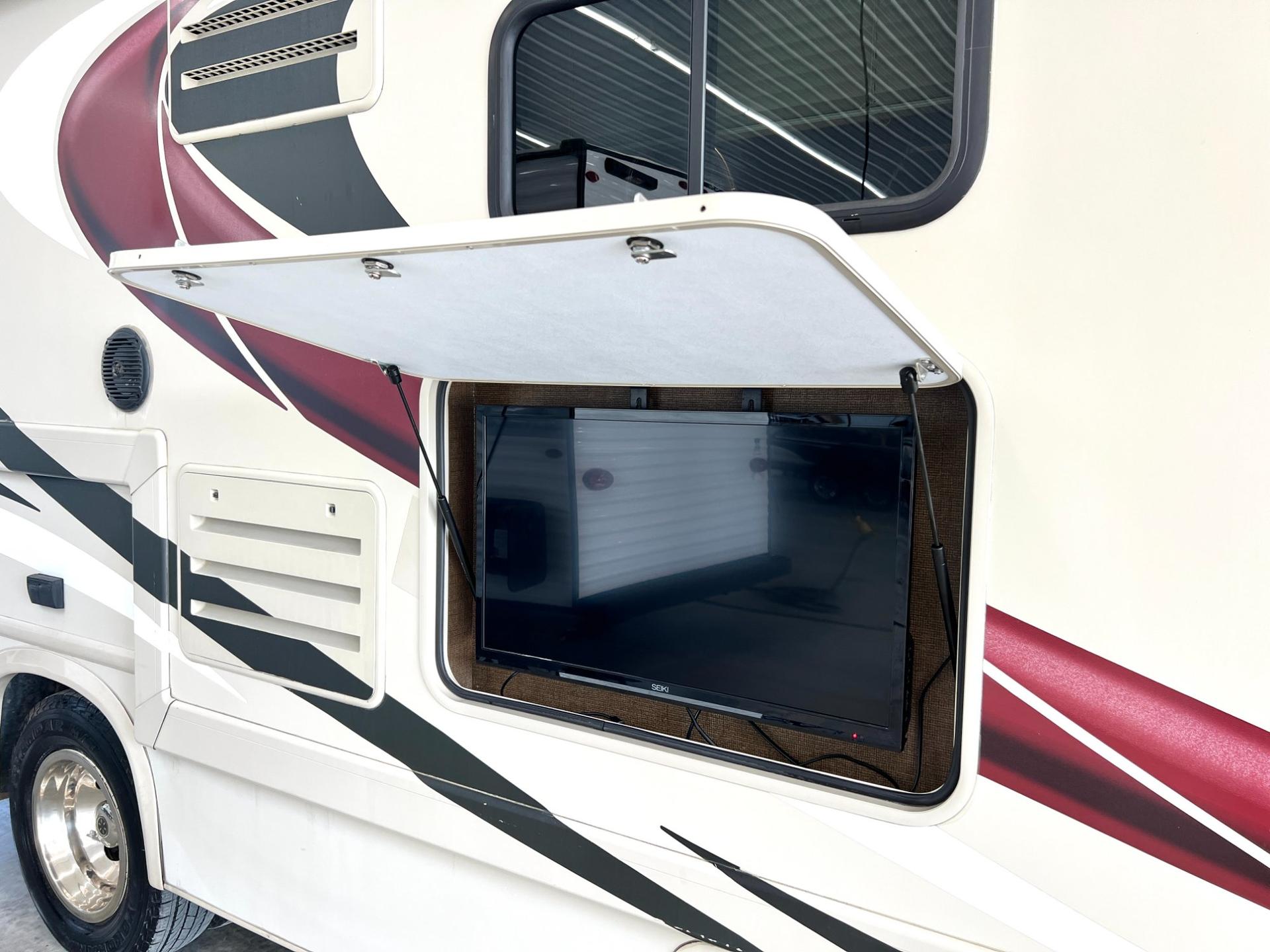 2015 Thor Motor Coach 2015 Thor Motor Coach Chateau - thumbnail 9