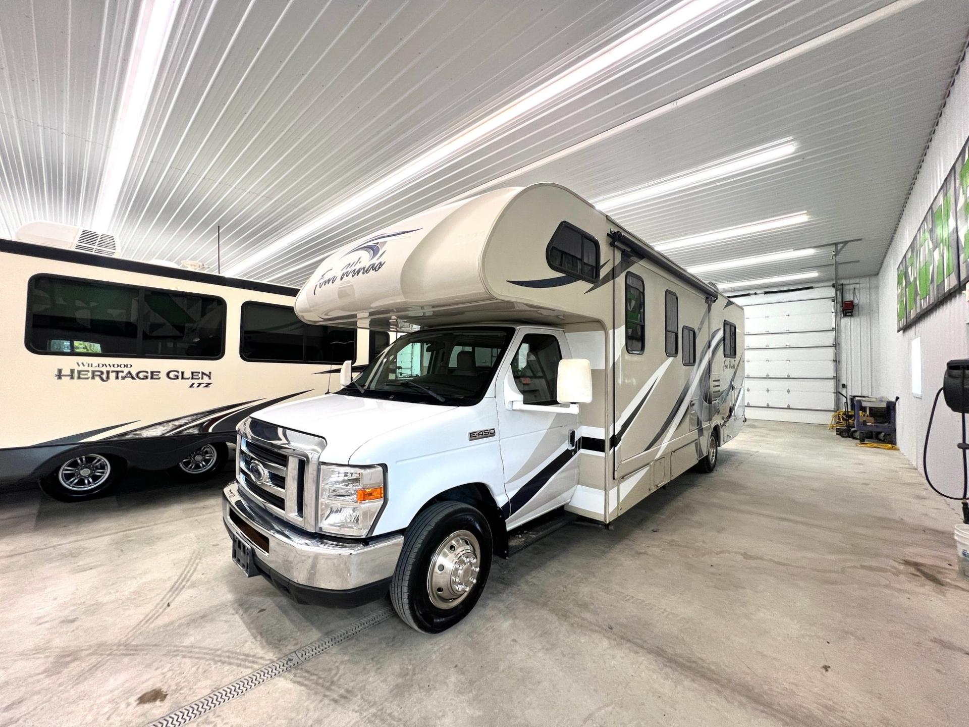 2018 Thor Motor Coach 2018 Thor Motor Coach Four Winds - thumbnail 4