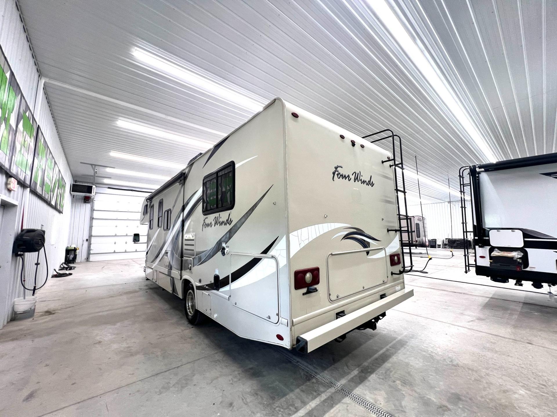 2018 Thor Motor Coach 2018 Thor Motor Coach Four Winds - thumbnail 5