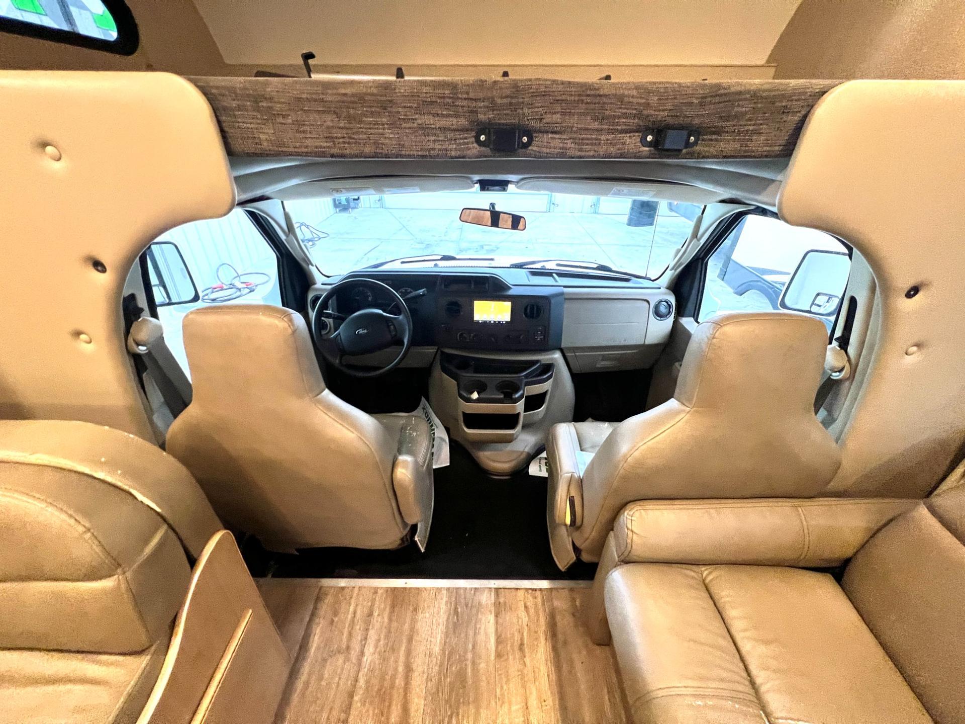 2018 Thor Motor Coach 2018 Thor Motor Coach Four Winds - thumbnail 13