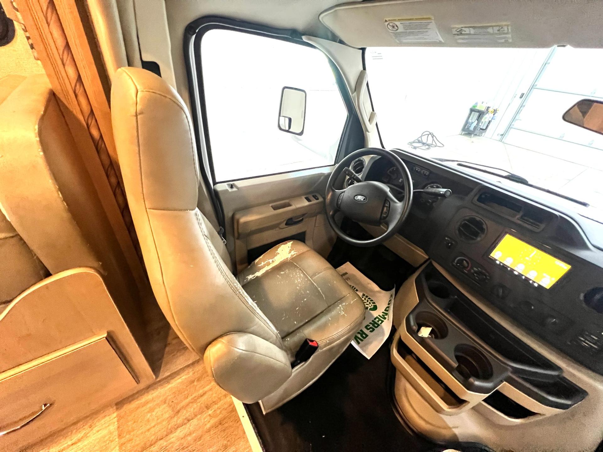 2018 Thor Motor Coach 2018 Thor Motor Coach Four Winds - thumbnail 16