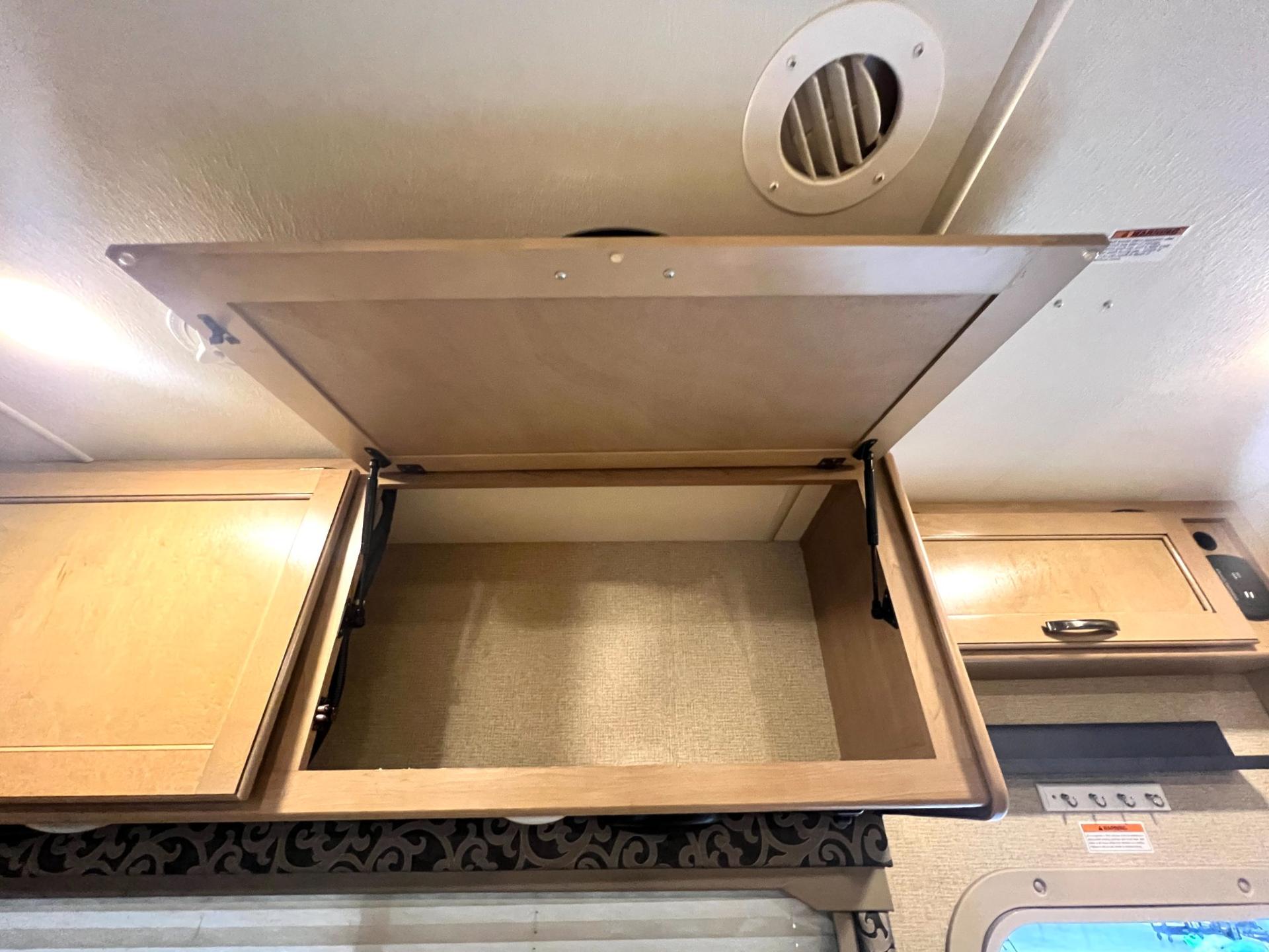 2018 Thor Motor Coach 2018 Thor Motor Coach Four Winds - thumbnail 21