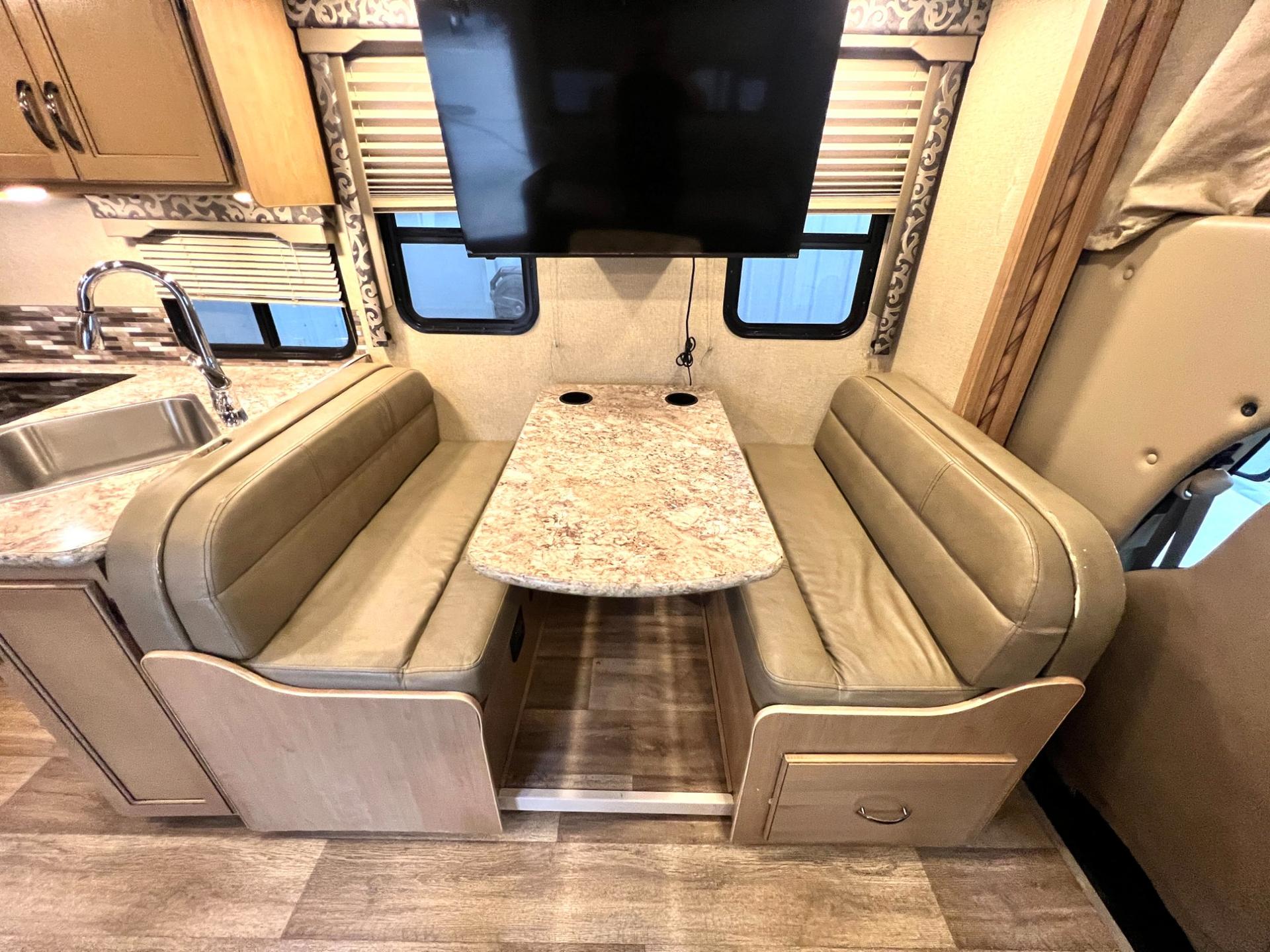 2018 Thor Motor Coach 2018 Thor Motor Coach Four Winds - thumbnail 23