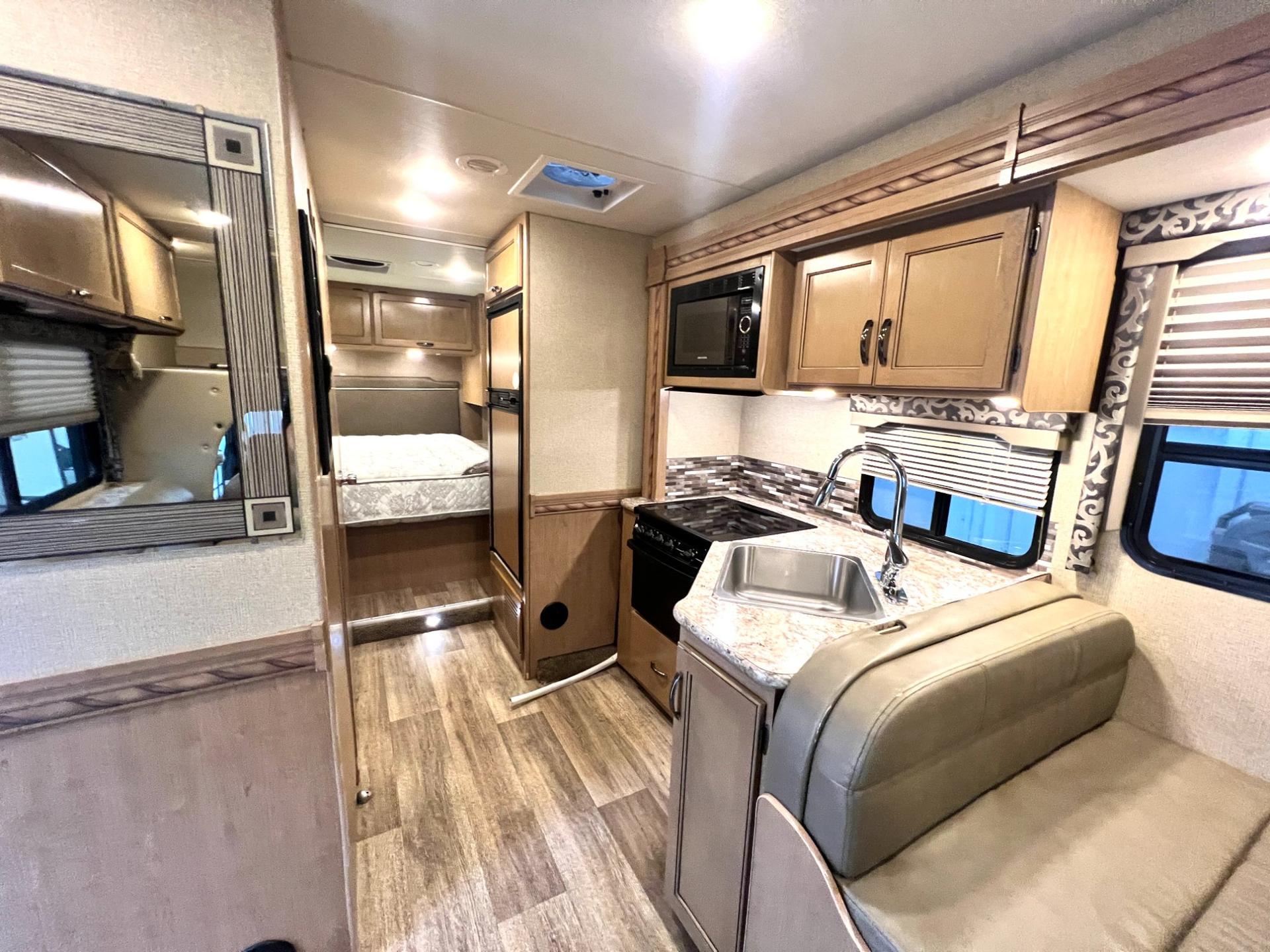 2018 Thor Motor Coach 2018 Thor Motor Coach Four Winds - thumbnail 24