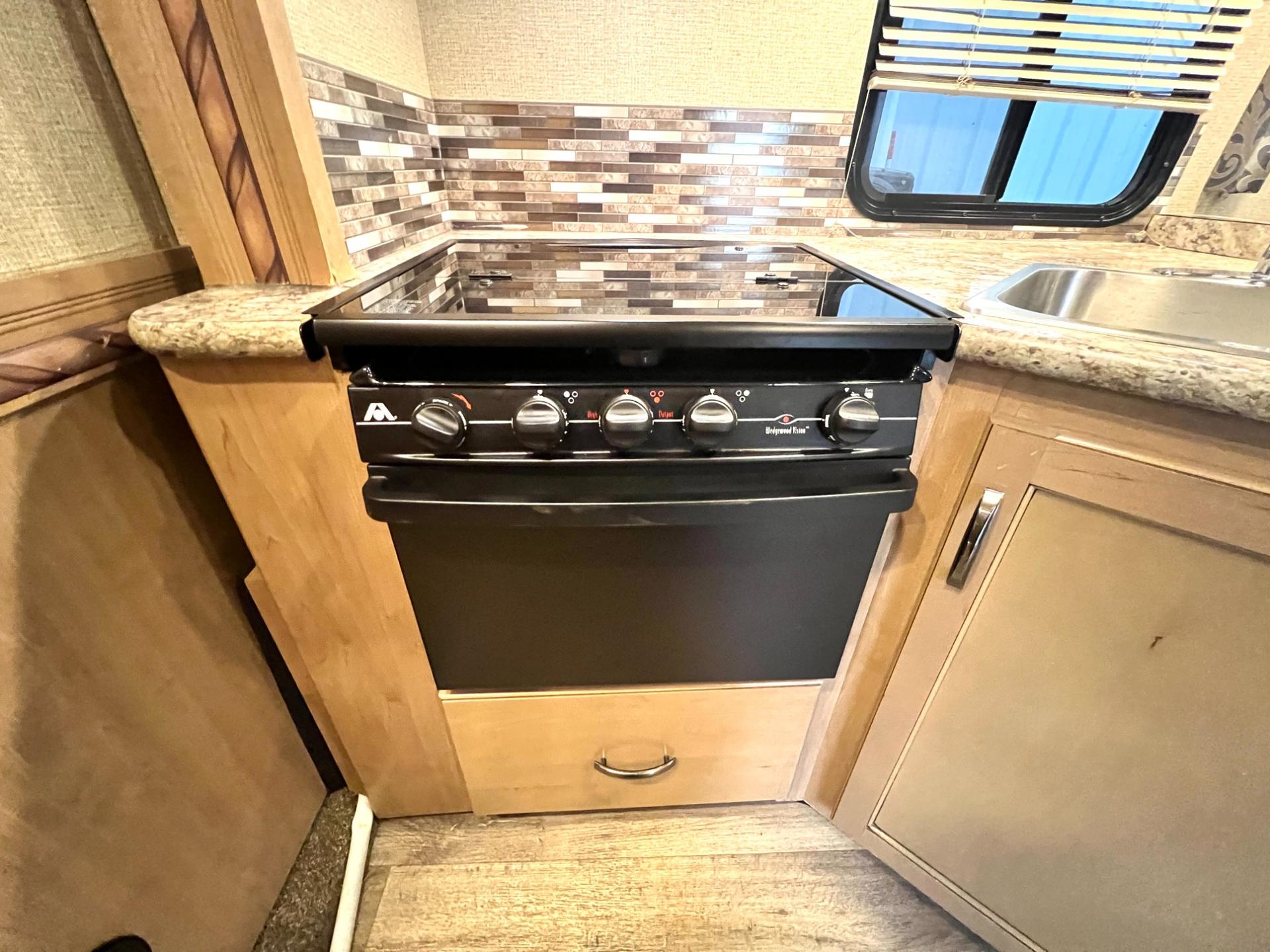 2018 Thor Motor Coach 2018 Thor Motor Coach Four Winds - thumbnail 29