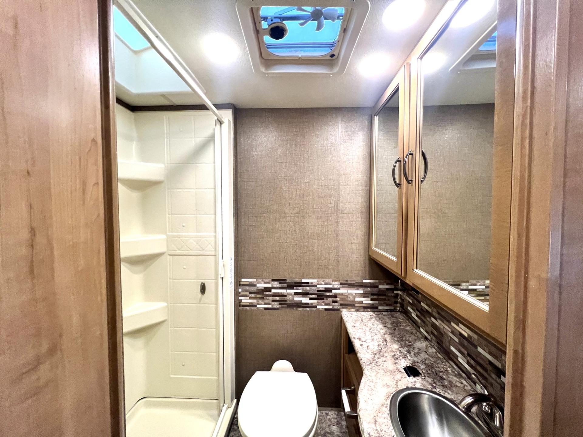2018 Thor Motor Coach 2018 Thor Motor Coach Four Winds - thumbnail 32